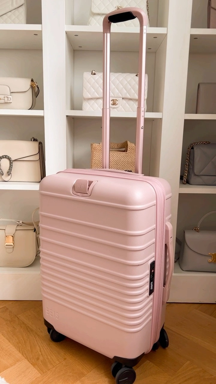 The Beis suitcase is part of the Nordstrom Anniversary sale and it is gorgeous! 😍 So many cool features: 
- 360 turn with cushioned handle
- weight indicator to let you know when your bag is overweight 
- strap to fasten other luggage for easy travelling 
- internal dividers and compartments to keep you organised 