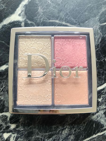 Fabulous multi-use product: DIOR BACKSTAGE GLOW FACE PALETTE in 004 RoseGold 💖

I use it as a highlighter as intended, dab a little on top of my eyeshadow or mix it with my matte bronzer for some extra sunshine. 

This shade always sells out so get it while you can. I had to get mine in Tallinn because Netherlands was sold out the entire summer 😲

TOP TIP: This also makes a fabulous gift for any makeup lover 🎁

#LTKover40 #LTKbeauty #LTKGiftGuide