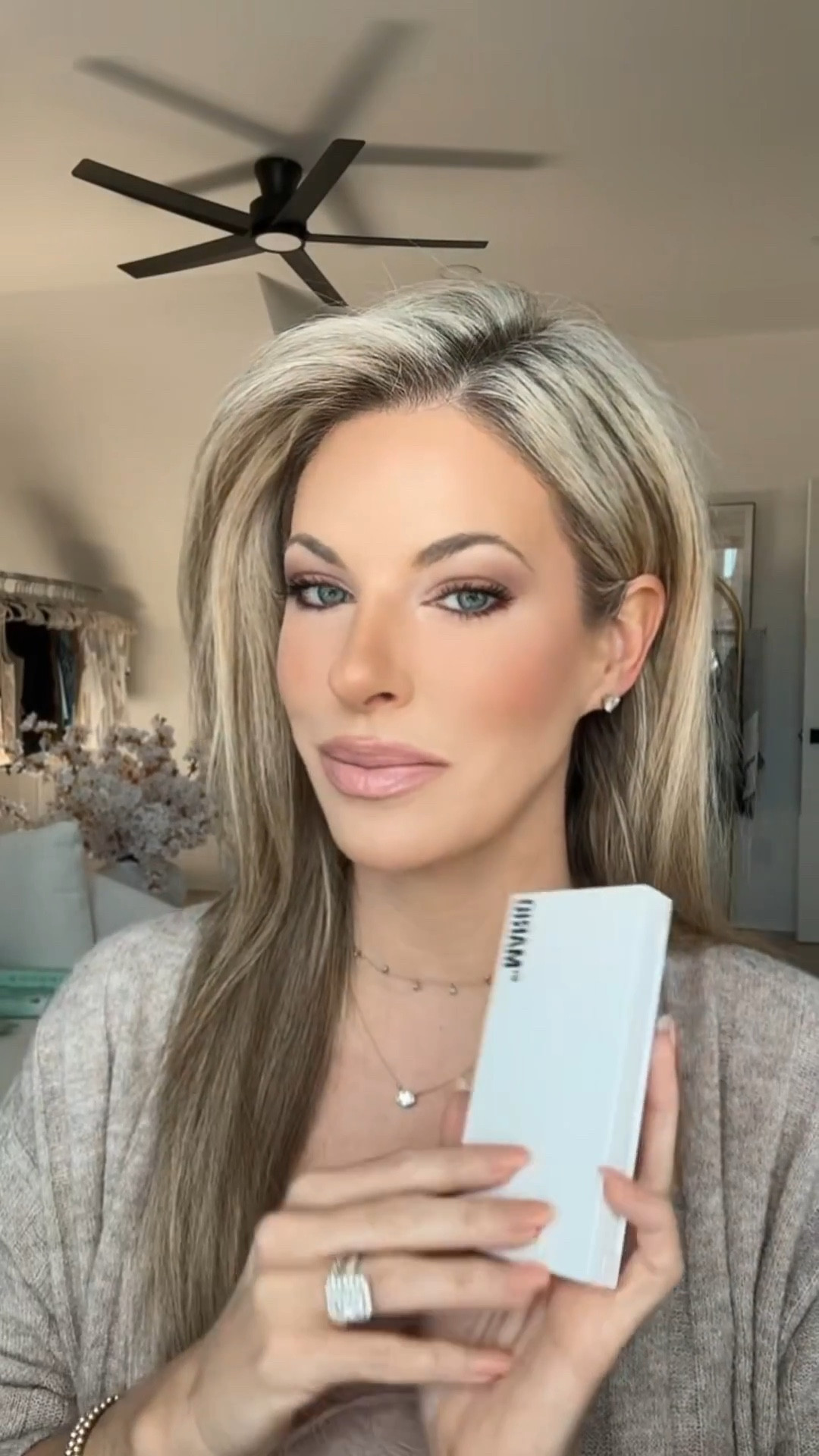 ✨ One Palette, Infinite Glam! ✨ Creating this Makeup by Mario eyeshadow look using just one palette — perfect for everyday wear and glam nights! 😍 

Click the link to see all the products I used to achieve this look 💫 



#LTKBeauty #LTKOver40 #LTKgrwm