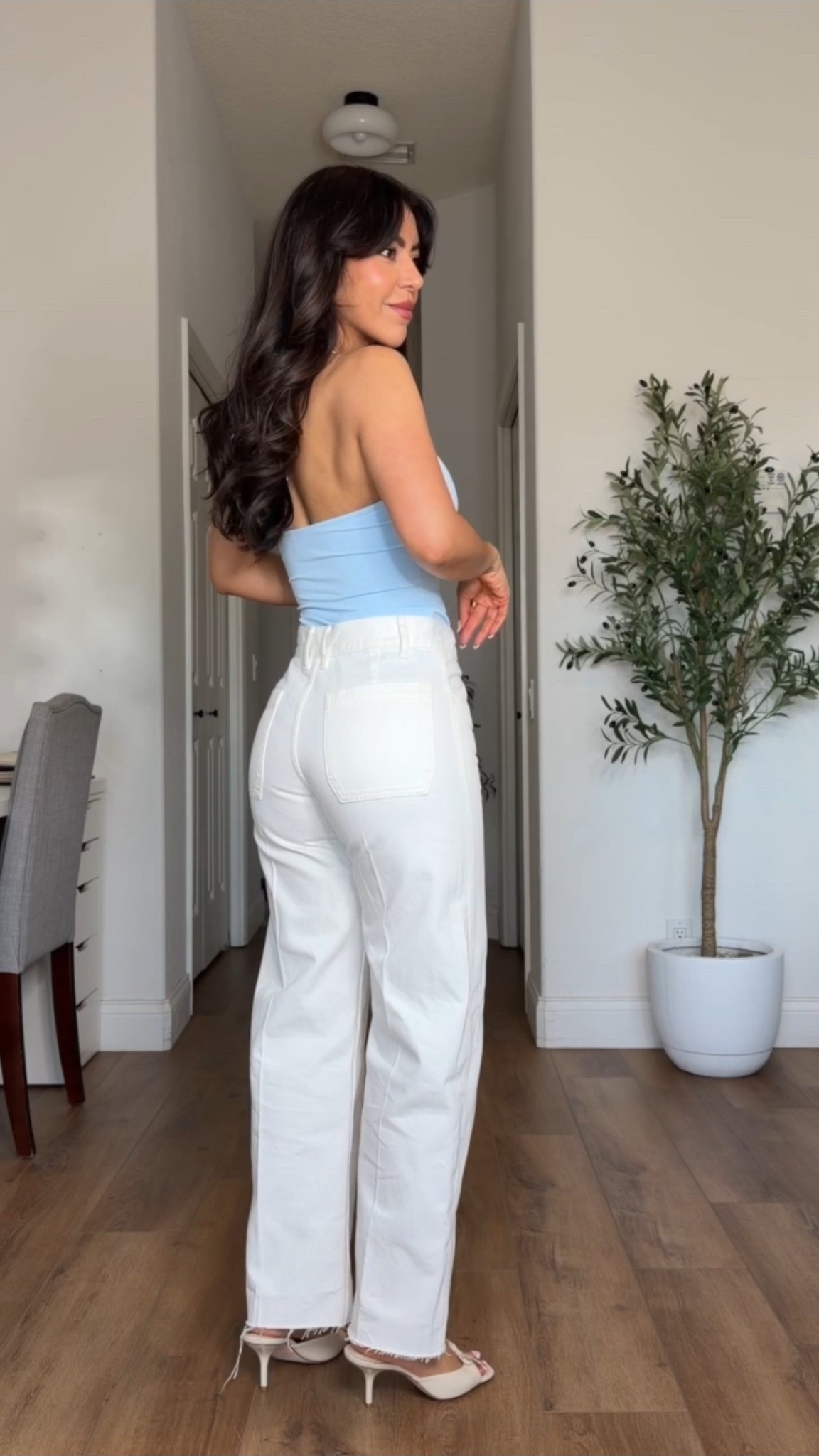 Flattering barrel leg jeans from J.Crew!

Mid rise white barrel jeans - wearing a size 25

Barrel jeans outfits, white jeans outfit,  J.Crew jeans, Summer outfit, how to style barrel jeans, casual outfits

#LTKgrwm #LTKSeasonal #LTKootd