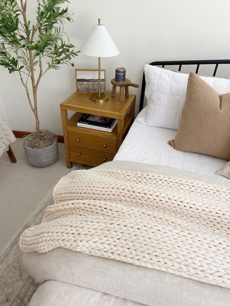 HOME \ bedroom decor details

Amazon
Bedding
Bed
Target
Nightstand 

#LTKFindsUnder100 #LTKFindsUnder50 #LTKHome