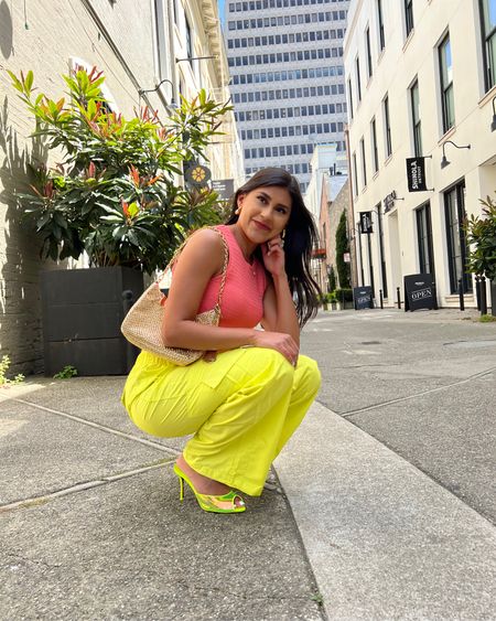 Chartreuse 💚 cargos 🤩…need I say more?! I paired them with a neon coral crop top and matching iridescent 👡. Linking everything here as well as my gold ✨ accessories. Pants fit true to size! #summeroutfit #pradapurse #forever21

#LTKSeasonal #LTKunder100