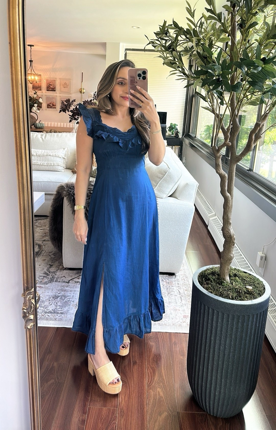 The cutest lightweight dress!
Looks like denim dress but it’s light and airy. I’m loving the eyelet ruffle details and the smocked back with tie back.

Size: S Petite

#LTKSaleAlert #LTKFindsUnder100 #LTKStyleTip