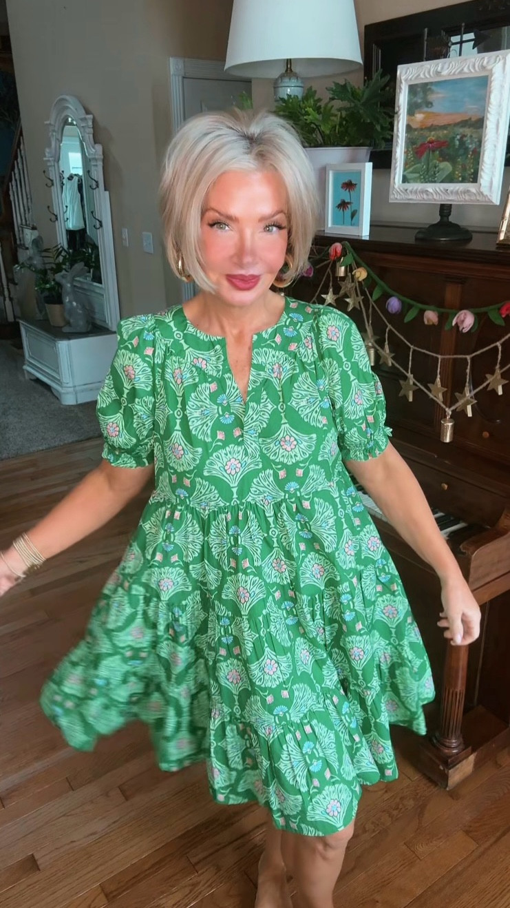  little Crown & Ivy Doorbuster from Belk 💚
Lightweight, twirly, and forgiving in all the right places… which at this age is non-negotiable.

Looks expensive.
Feels easy.
And yes… she spins.

Run, don’t walk.

#BelkFinds #DoorbusterDeal #SouthernStyle #Over40Style #AffordableFashion #LTKFinds


#LTKSeasonal #LTKPlusSize #LTKSaleAlert