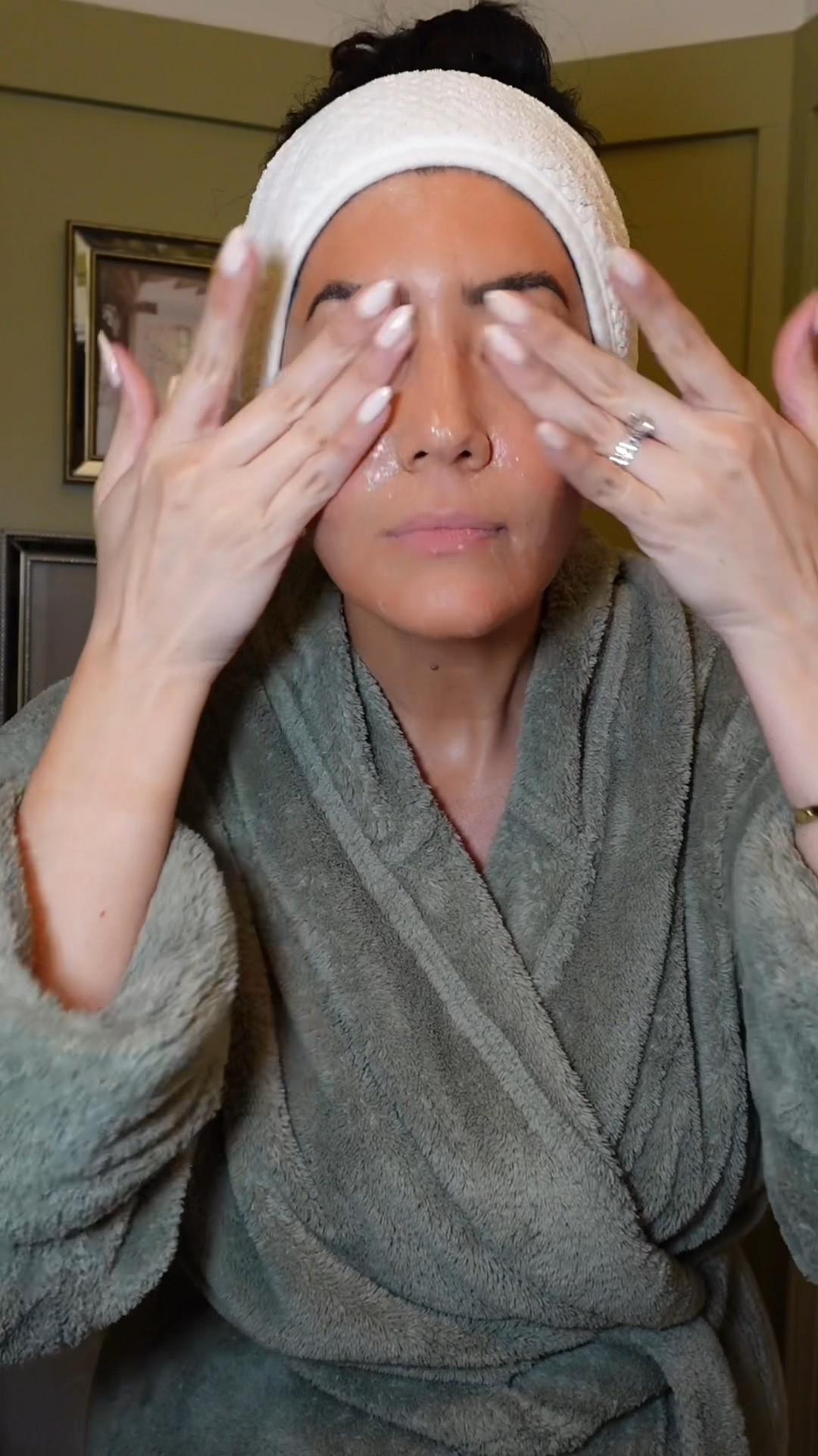 ELEMIS Pro-Collagen Cleansing Balm – 3-in-1 Facial Cleanser for All Skin Types, Daily Skincare to Soften, Deep Cleanse Pro-Collagen Cleansing Balm DEEPLY CLEANSES, SOFTENS, NOURISHES The No.1 best-selling, 3-in-1 transformative facial cleanser. Unlock the secret to soft, nourished skin with ELEMIS Pro-Collagen Cleansing Balm – the No.1 best-selling 3-in-1 cleanser! This transformative balm deeply cleanses, softens, and nourishes all skin types while supporting natural collagen production. With over 30 years of expertise, ELEMIS continues to be the collagen authority, helping you maintain youthful, radiant skin every day."
#Elemis #ProCollagenCleansingBalm #CollagenAuthority #YouthfulSkin #DeepCleanse #NourishedSkin #SkincareEssentials #RadiantSkin #AntiAging #CleanBeauty #FacialCleanser #SoftSkin #SkinLongevity
 










#LTKBeauty #LTKOver40