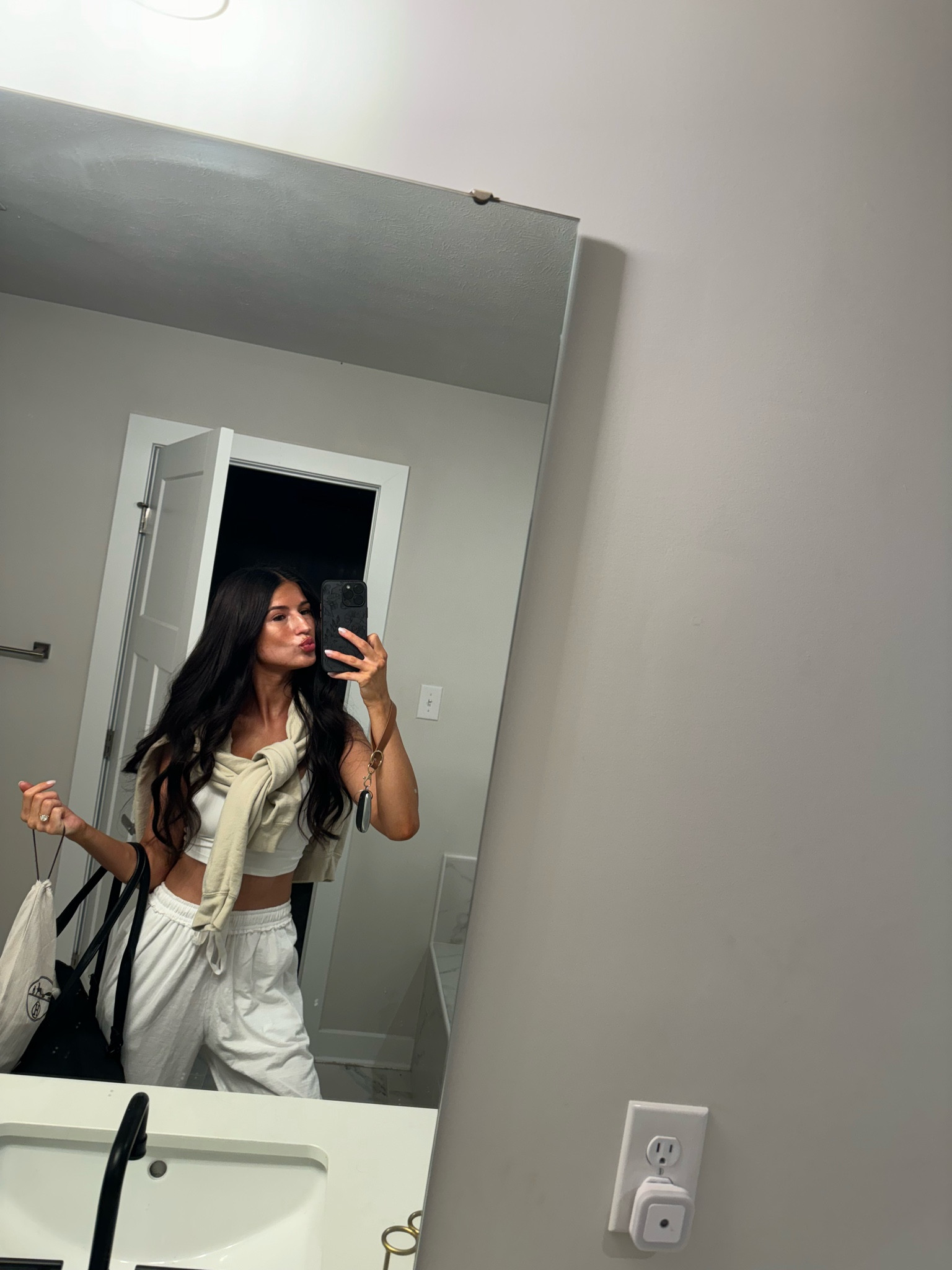 Travel Outfit for Airport ✈️

#LTKSaleAlert #LTKWedding #LTKSummerSales