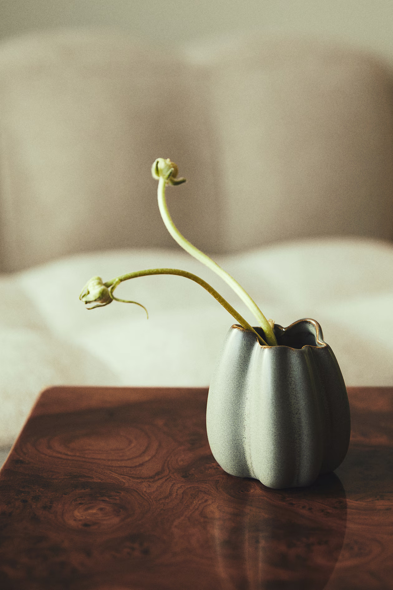 Small stoneware vase - Dusty green - Home All | H&M GB | H&M (UK, MY, IN, SG, PH, TW, HK)