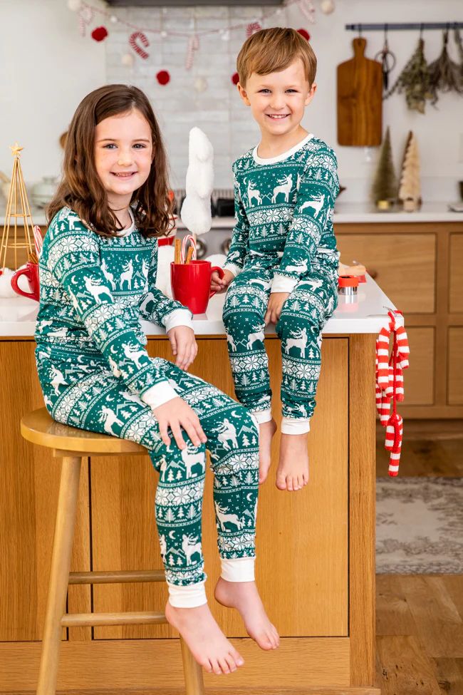 Kids Underneath The Tree Green Christmas Print Pajama Set | Pink Lily