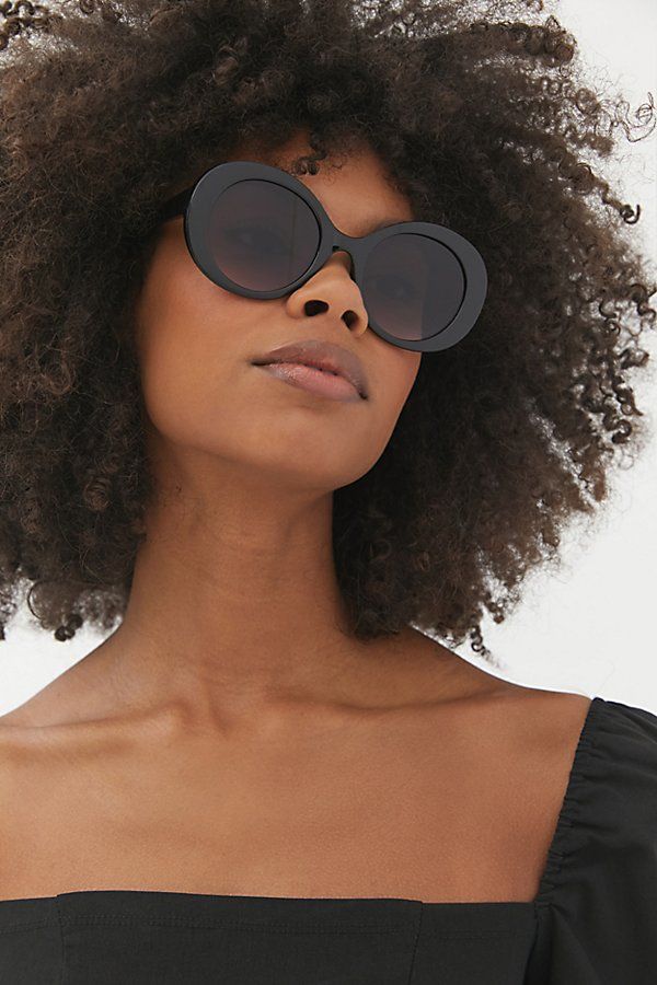 Agnes Oversized Oval Sunglasses | Urban Outfitters (US and RoW)