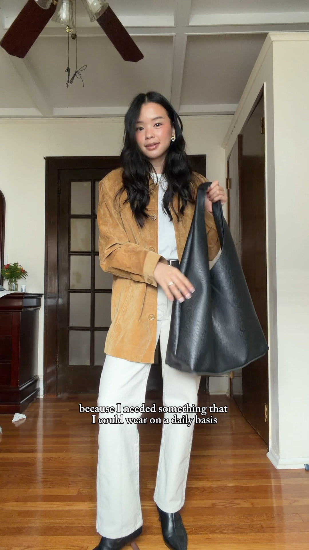 Aritzia white tee, size small
Levi’s 501 90s ecru jeans, fits TTS wearing size 24x30
Aritzia black belt
Vintage suede jacket (linking similar)
Banana Republic black slouchy tote
Black booties are old Sam Edelman (linking similar)

#LTKItBag #LTKStyleTip #LTKTravel