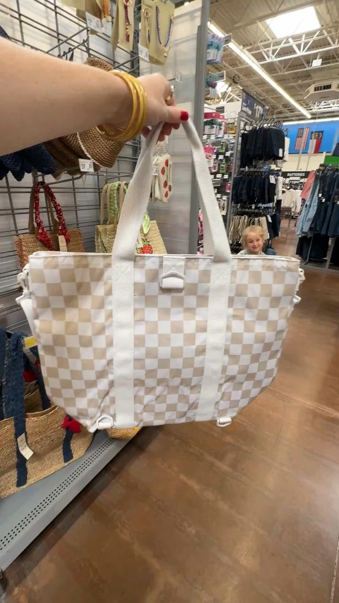 Insulated tote bag from Walmart 

#LTKmomlife #LTKootd