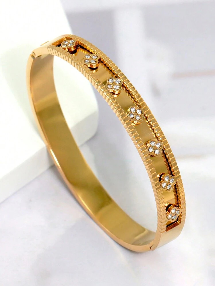 1 Pieza Brazalete De Acero Inoxidable Enchapado En Oro De 18K Y Circonita Cúbica En Forma De Trébol, Accesorio Exquisito Para La Muñeca De Las Mujeres, Regalo De San Valentín | SHEIN