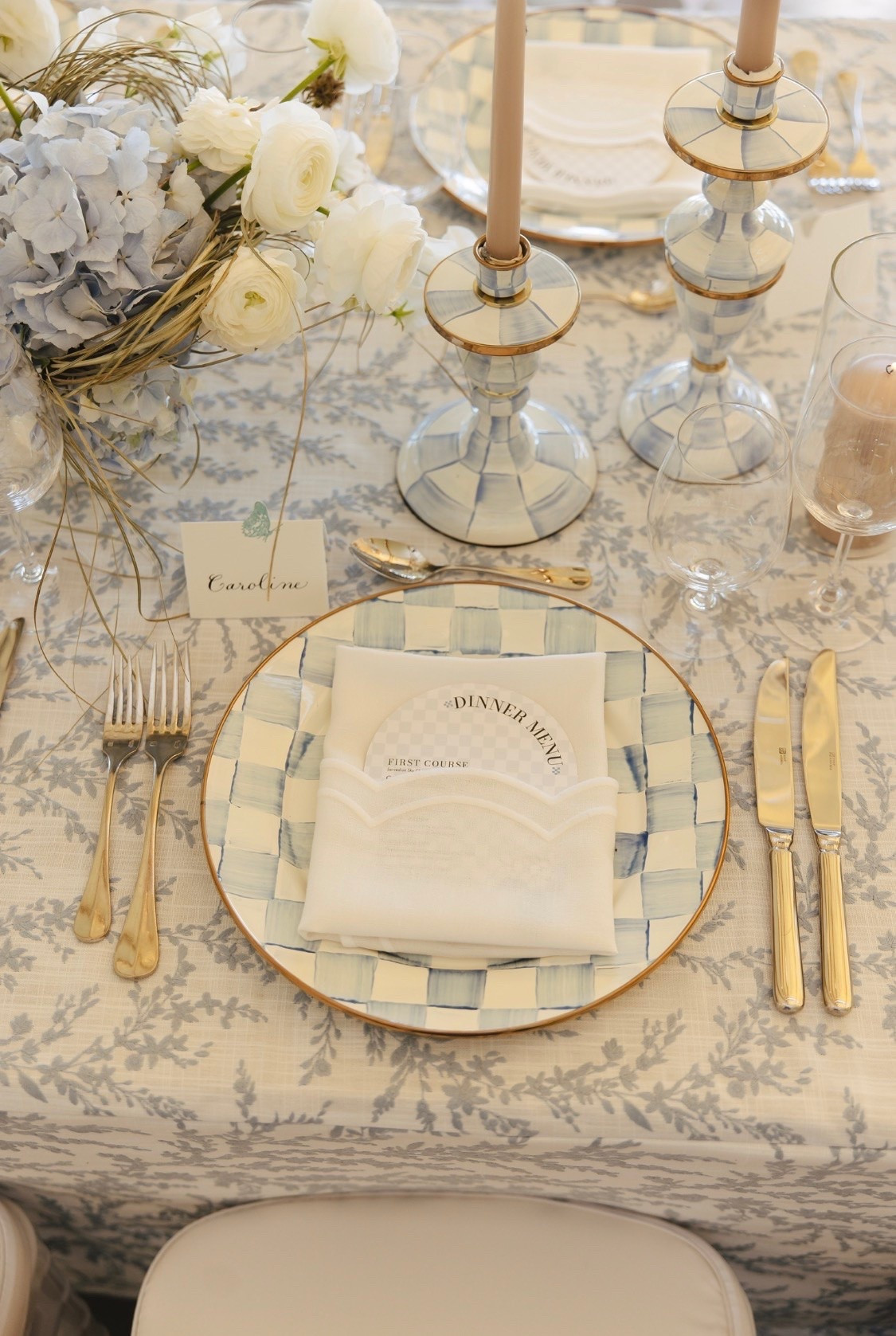 Gorgeous table setting! s

#LTKHome #LTKOver40
