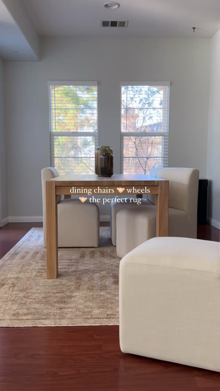 LICHERALLYYYYYYY, i’m obsessed. I was dying for a dining chair with castors b/c duh, fun 💅🏻 but was nervous it wouldn’t roll on a rug and guys…it’s amazing🤌🏻. The perfect neutral checkered rug of my dreams ✨
.
#LoneFoxJL #diningroom #diningchairs#affordablediningchair #neutralrug #checkeredrug