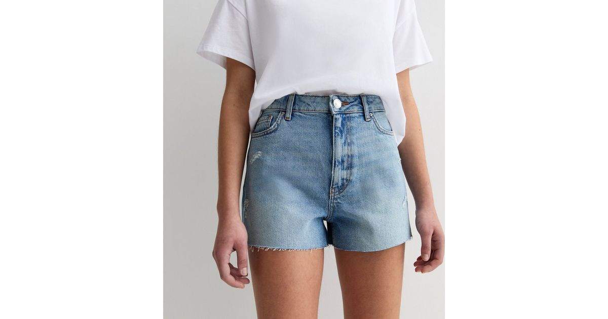 Pale Blue Denim Raw Hem Mom Shorts | New Look | New Look (UK)