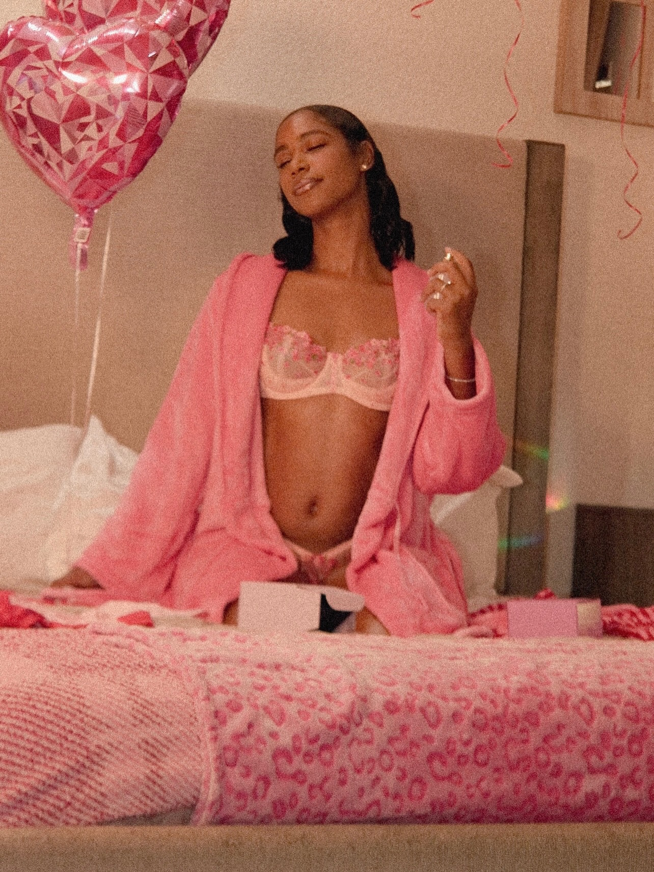 #VSPartner ❤️

The perfect Valentine’s Day starts with the right pieces — and @victoriassecret truly understood the assignment this year.

Even though the day has passed, I’m still thinking about how these pieces made it feel — soft, romantic, and intentional from morning to night.

💘 Embroidery Unlined Balconette Bra + Panty What I love most is how easy this set is to wear. The balconette shape gives a natural lift without extra bulk, and the unlined cups feel light and breathable. The embroidery is detailed but still subtle enough to layer under everyday outfits. It’s pretty, but also practical.

🤍 Cozy Plush Robe + Luxe Plush Closed Toe Slippers These were my all-day staples. The robe is warm without feeling heavy or swallowing you. The slippers are genuinely comfortable — cushioned, supportive and perfect for being on your feet while getting ready.

🕯️ Sugared & Spice Scented Candle I loved lighting this while getting ready! It’s a cozy, everyday kind of scent — not too strong, but just enough to make the space feel warm and inviting.

🌸 Very Sexy Eau De Parfum in Blush The last step before heading out the door! It’s soft and feminine without being overpowering. Wear it comfortably all day, even into the evening.

From foundation to fragrance, the Valentine’s Shop truly covered every detail for the most perfect day — and honestly, these are pieces I’ll keep reaching for long after February 14th. 💋

@victoriassecret @vspink
#ValentinesInspo