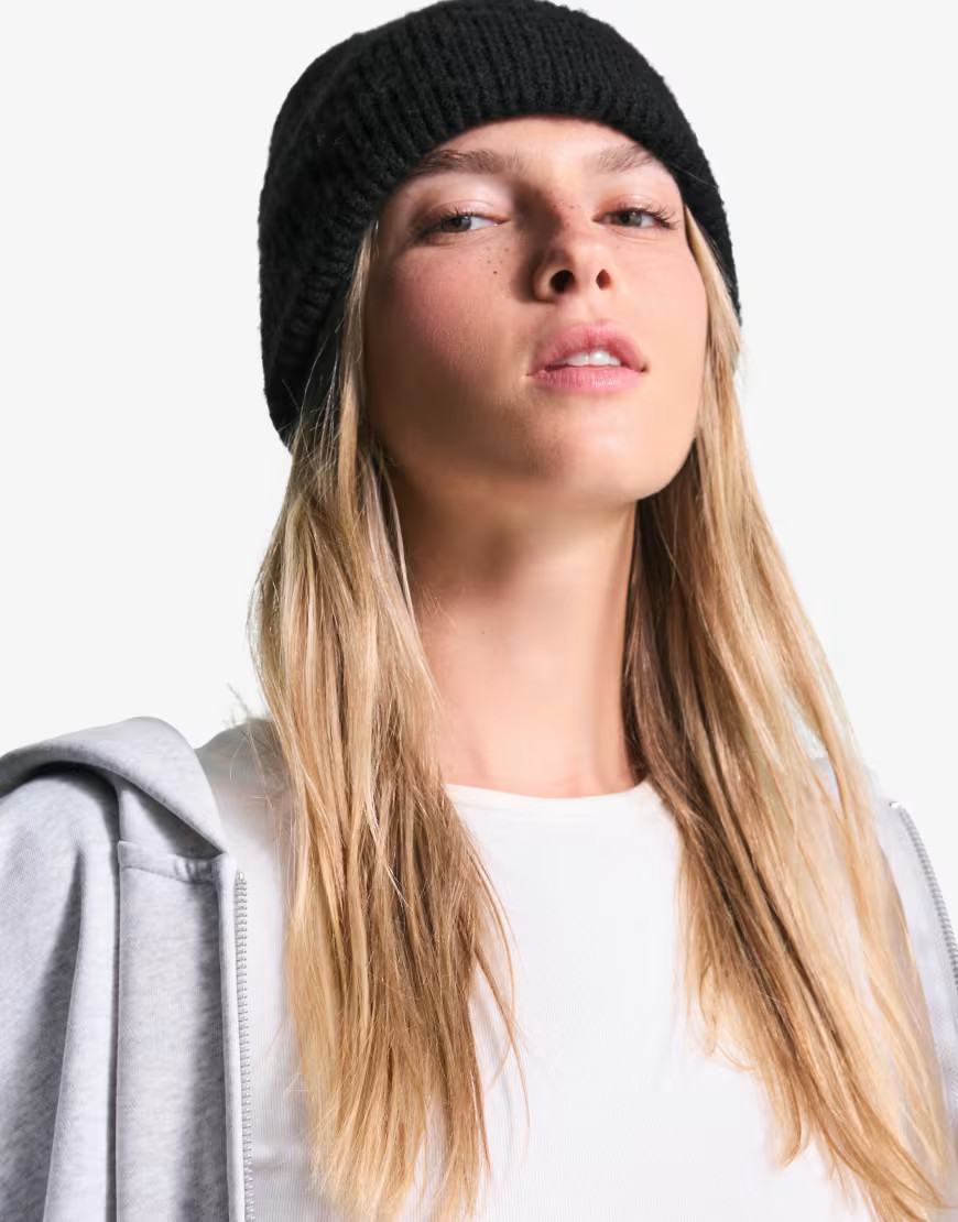 Bershka Basic beanie in black | ASOS (Global)