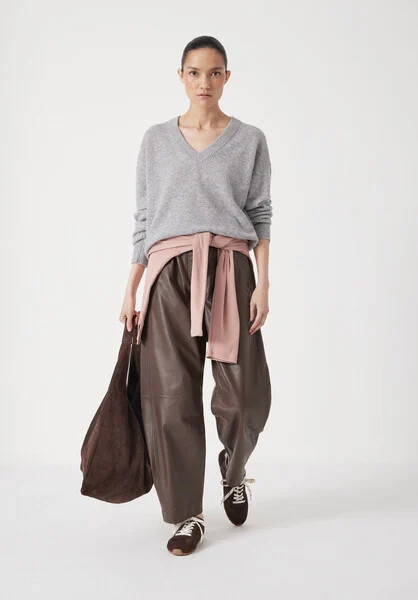 Scarlett Cashmere V Neck Jumper | Hush UK