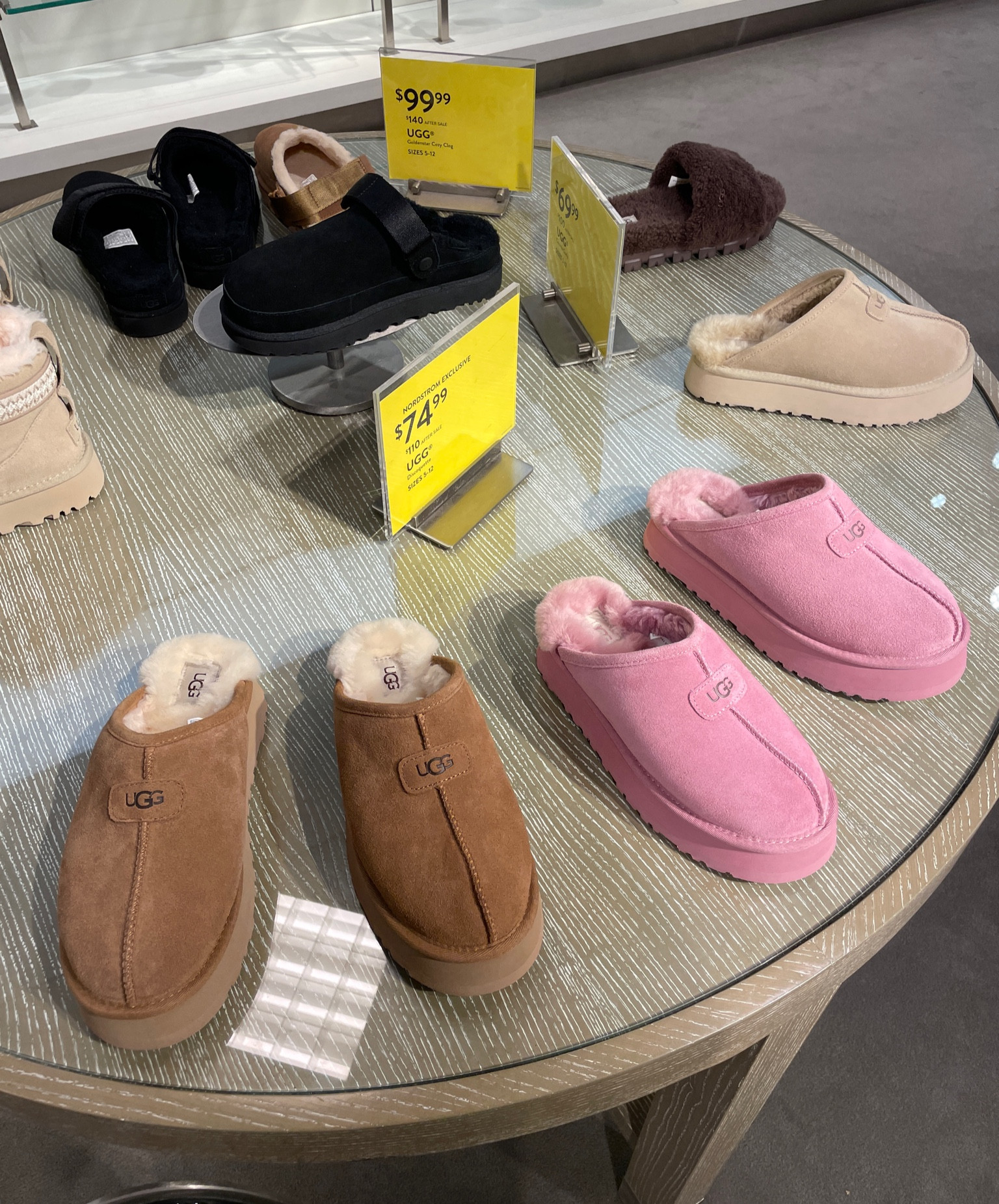 Nsale UGG slippers 


#LTKShoeCrush #LTKFindsUnder100 #LTKxNSale