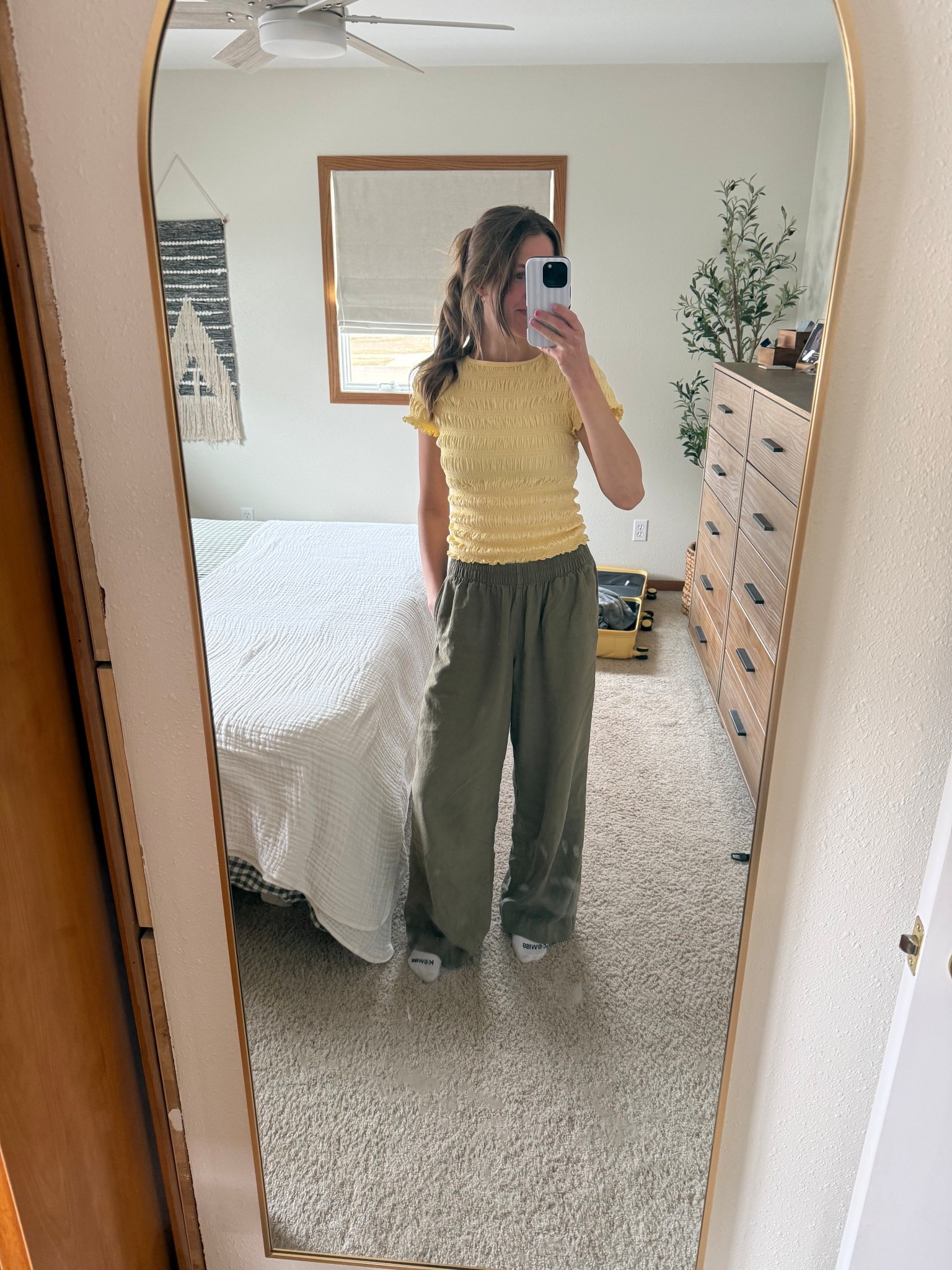 casual spring mom outfit🍋

#LTKSeasonal #LTKmomlife #LTKootd