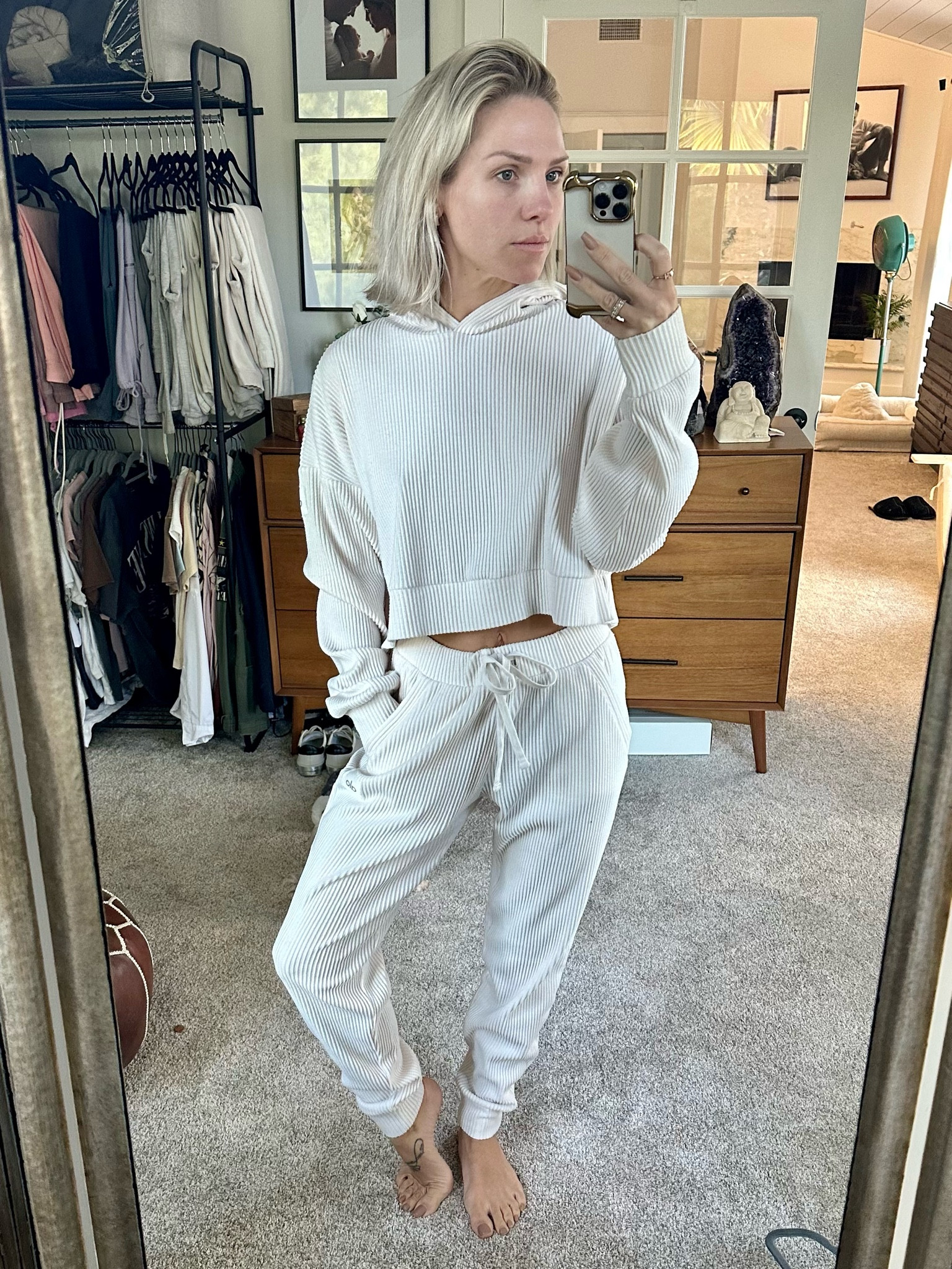 Alo set on sale 🤍🤍

#LTKsalealert #LTKGiftGuide #LTKCyberWeek