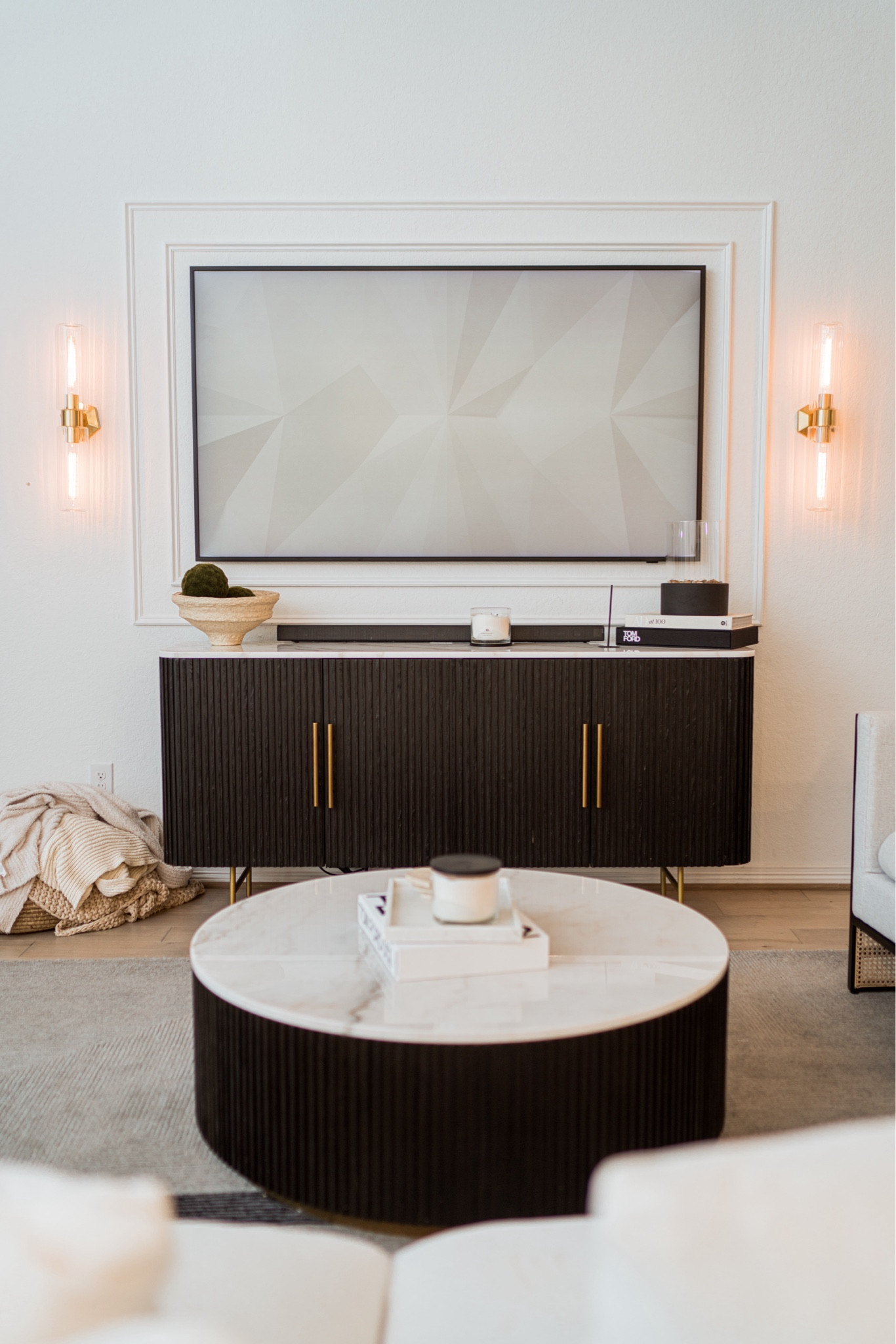 Loving these home pieces that are truly must-haves!! These are my favorites that I think totally jazz up the space!!

Home Decor- Home Edit- Home Must-Haves- Home Accessories

#LTKHome #LTKSeasonal