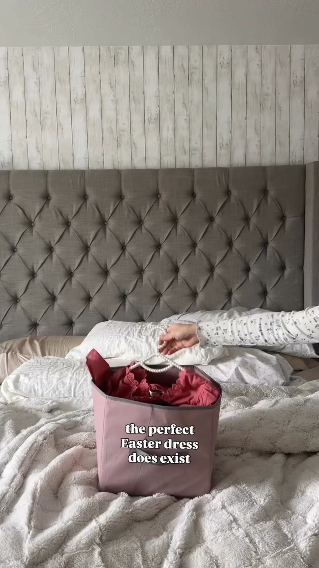 it doesn’t get any better than this:

•corset dress with safety panel 
•pockets
•functional buttons 
•pretty spring color
•natural fabric 

comment EASTER and I will send you a direct link for this dress OR shop through link in bio for 20%off everything 🐣@poetdresses