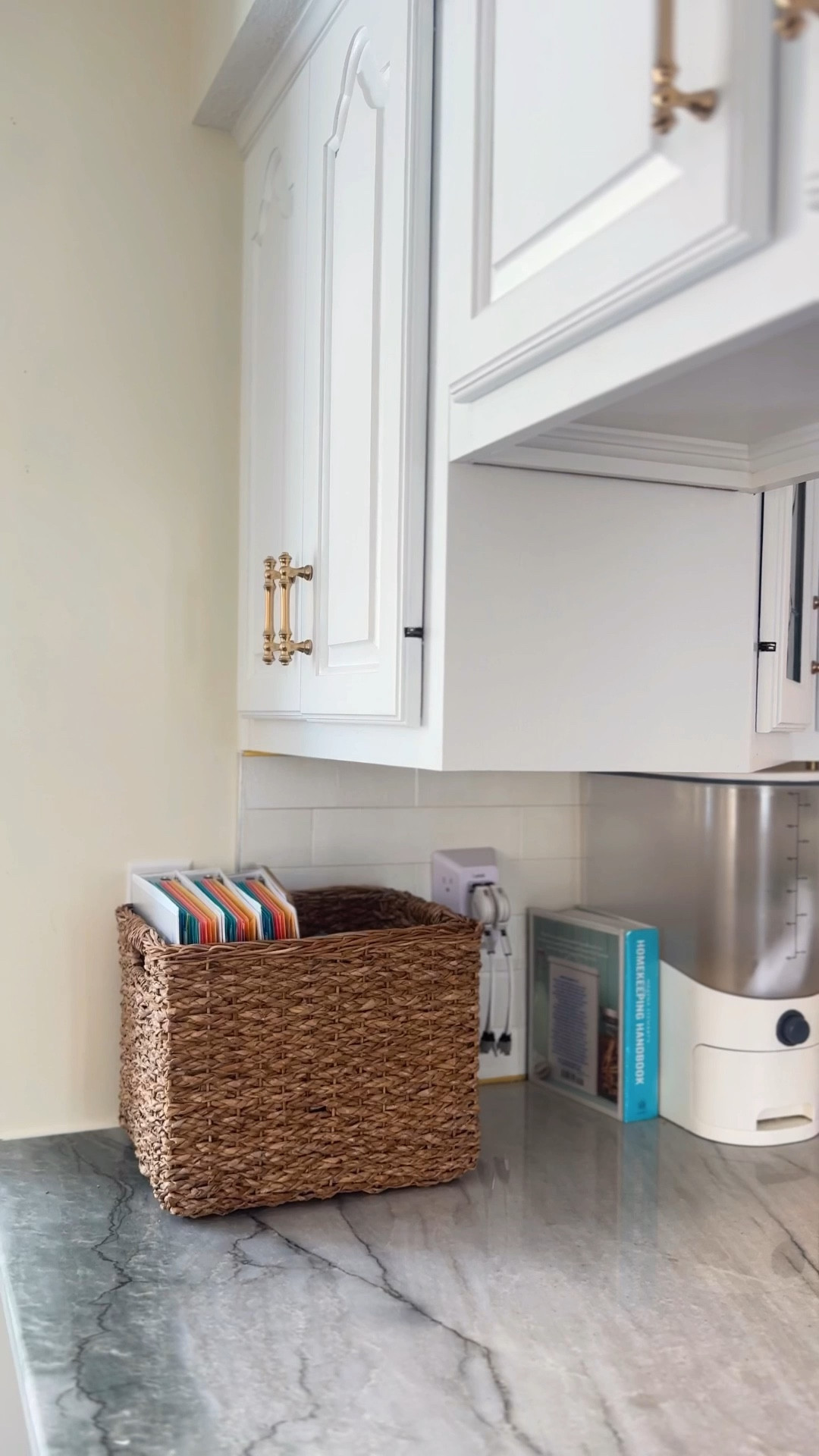  links to all the school organization supplies I used.

Paper clutter used to live on my counter…
and now it doesn’t. ✨

This simple school paper system finally gave everything a home
—and gave me my counter back 🙌

📌 Saving this from Pinterest?
Tap the pin to shop everything and recreate this setup in your own home.

—

SEO:
school paper organization, kids school papers, paper clutter solution, home organization for moms, school artwork storage, family command center, paper organization system, counter organization, mom organization ideas, Pinterest home organization

#LTKHome #LTKmomlife #LTKKids