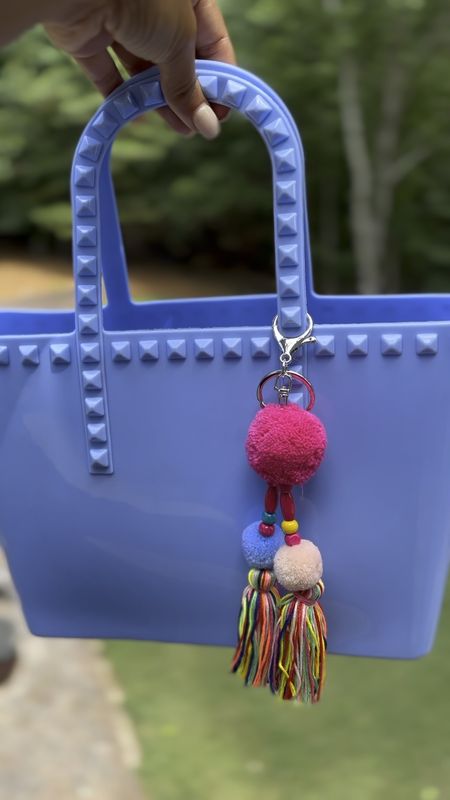 The cutest little tote!  




Jelly tote, Carmen Sol, beach bag 

#LTKFindsUnder100 #LTKSaleAlert #LTKItBag