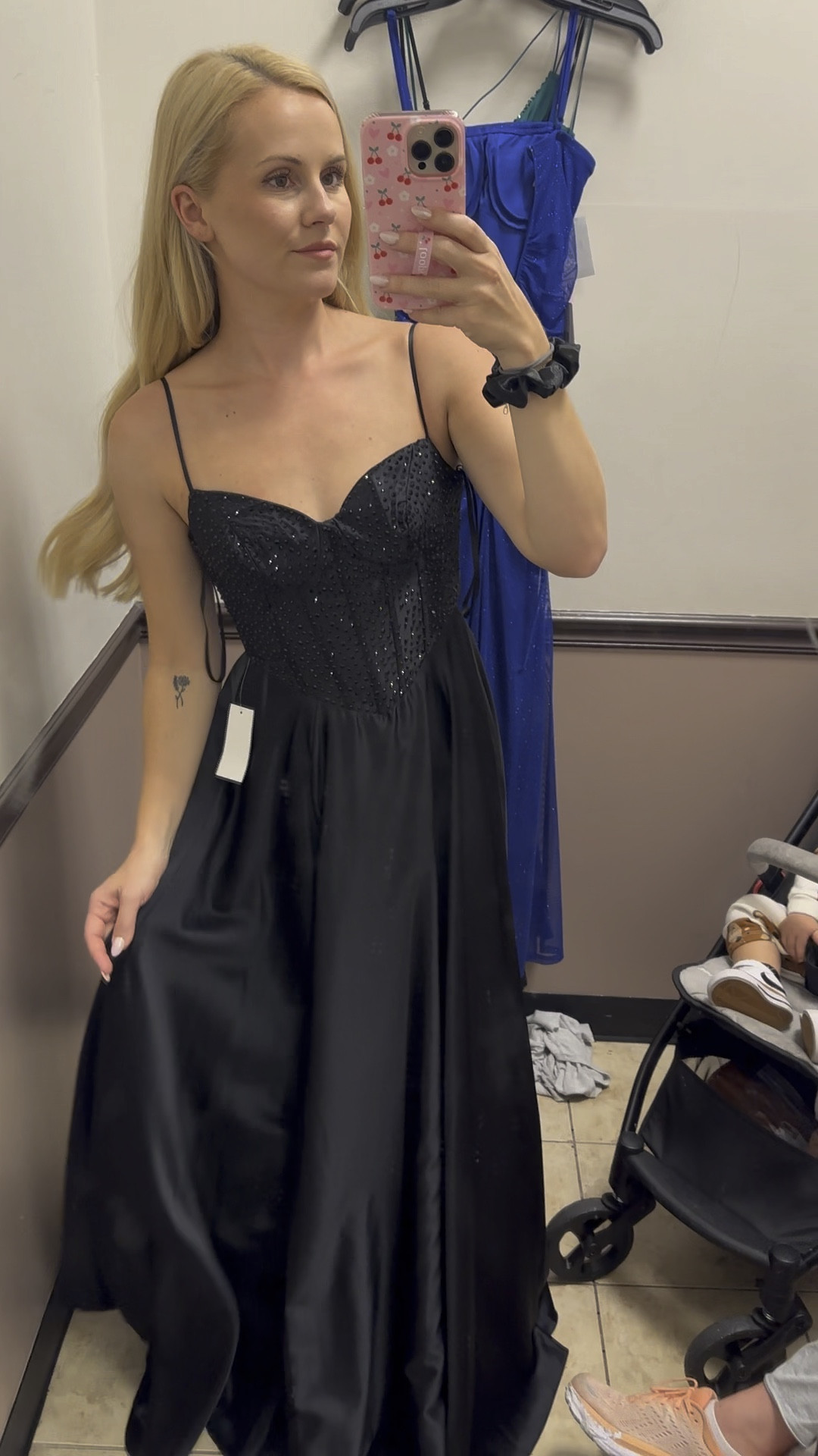 Stunning black formal gown 🤍🫶🏼
