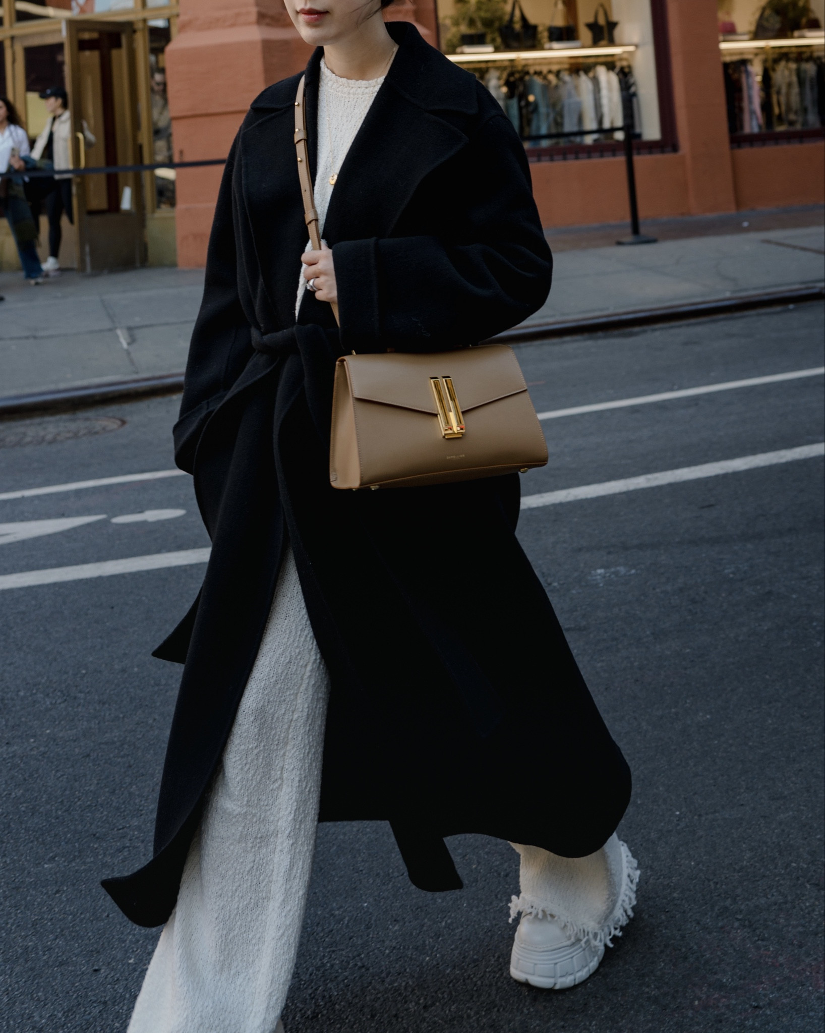 🖤🤍🤎

#LTKSeasonal #LTKItBag #LTKStyleTip