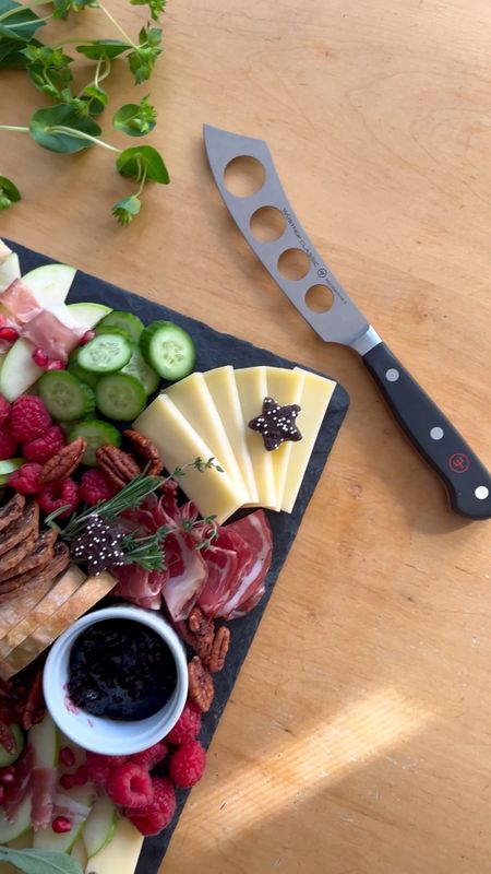 Four essential knives for any cheese lover! 