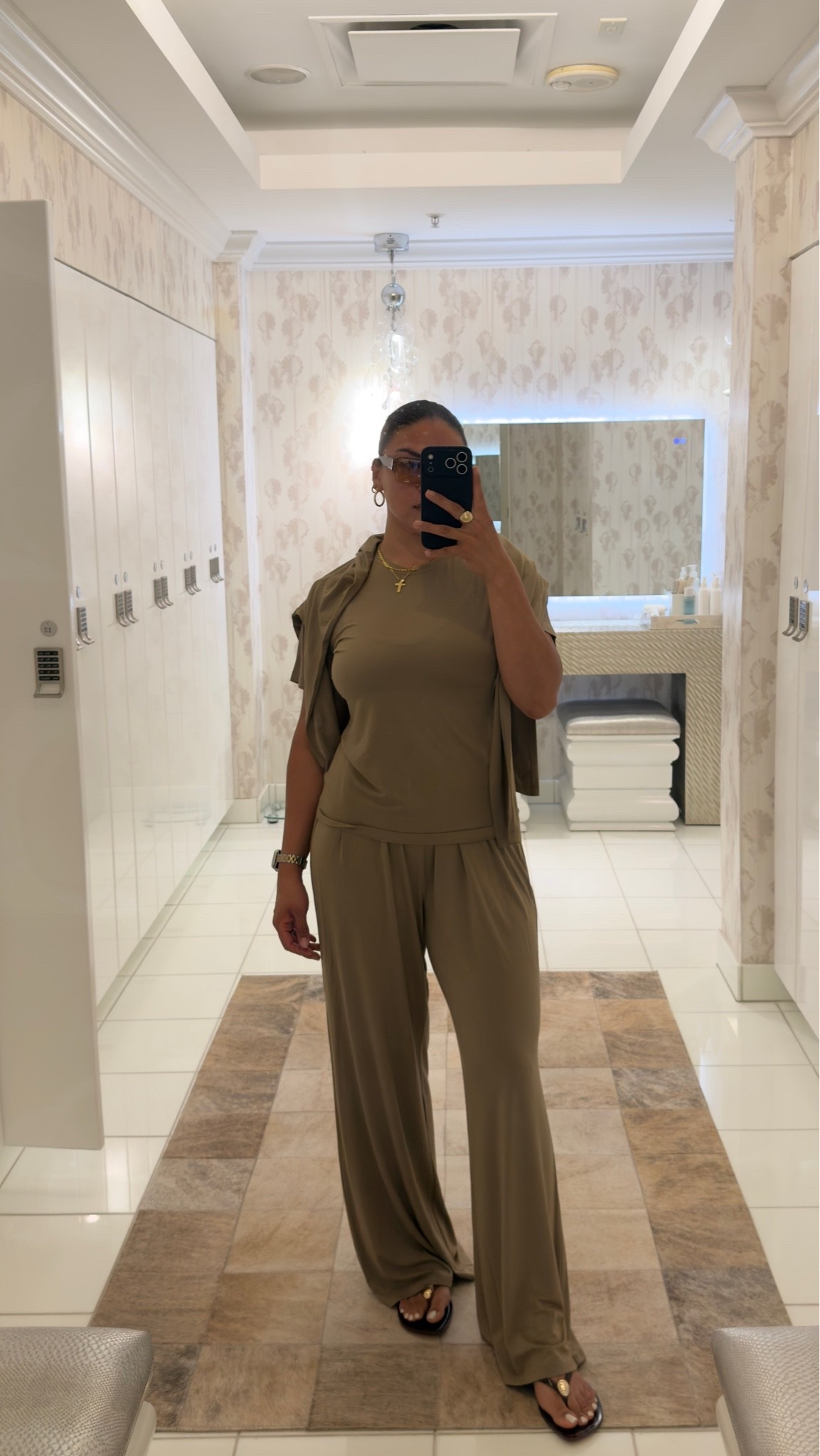 casual chic outfit for spa day, travel day or running errands

#LTKdayinmylife #LTKU #LTKTravel