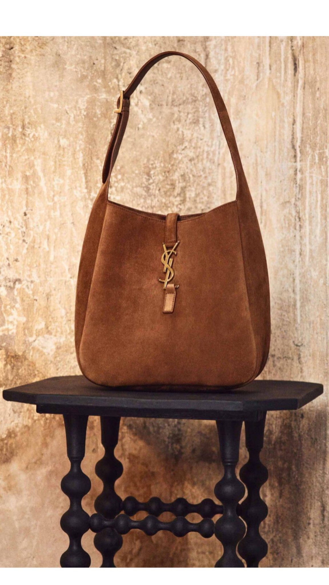 She is a cuteee 😍
Also linked some more cute options in this colour 🤎

#ltkluxury #ltksummer #itbag #ltkstyletip #ltktravel #yslbag #carmenjarawittich

#LTKdeutschland #LTKeurope #LTKbag