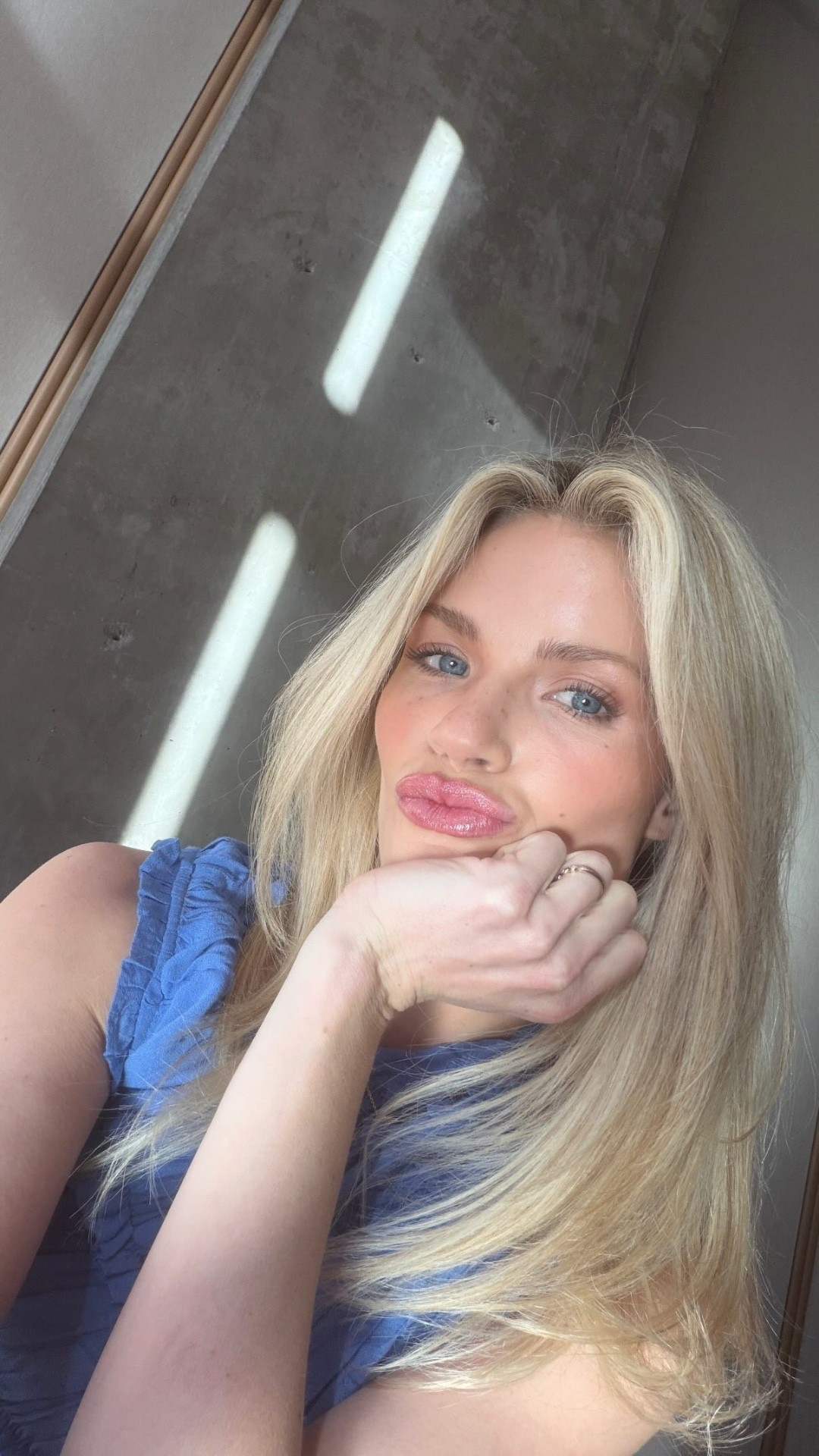 Immediately into meetings once we got to LA 🤍

#LTKgrwm #LTKootd #LTKdayinmylife