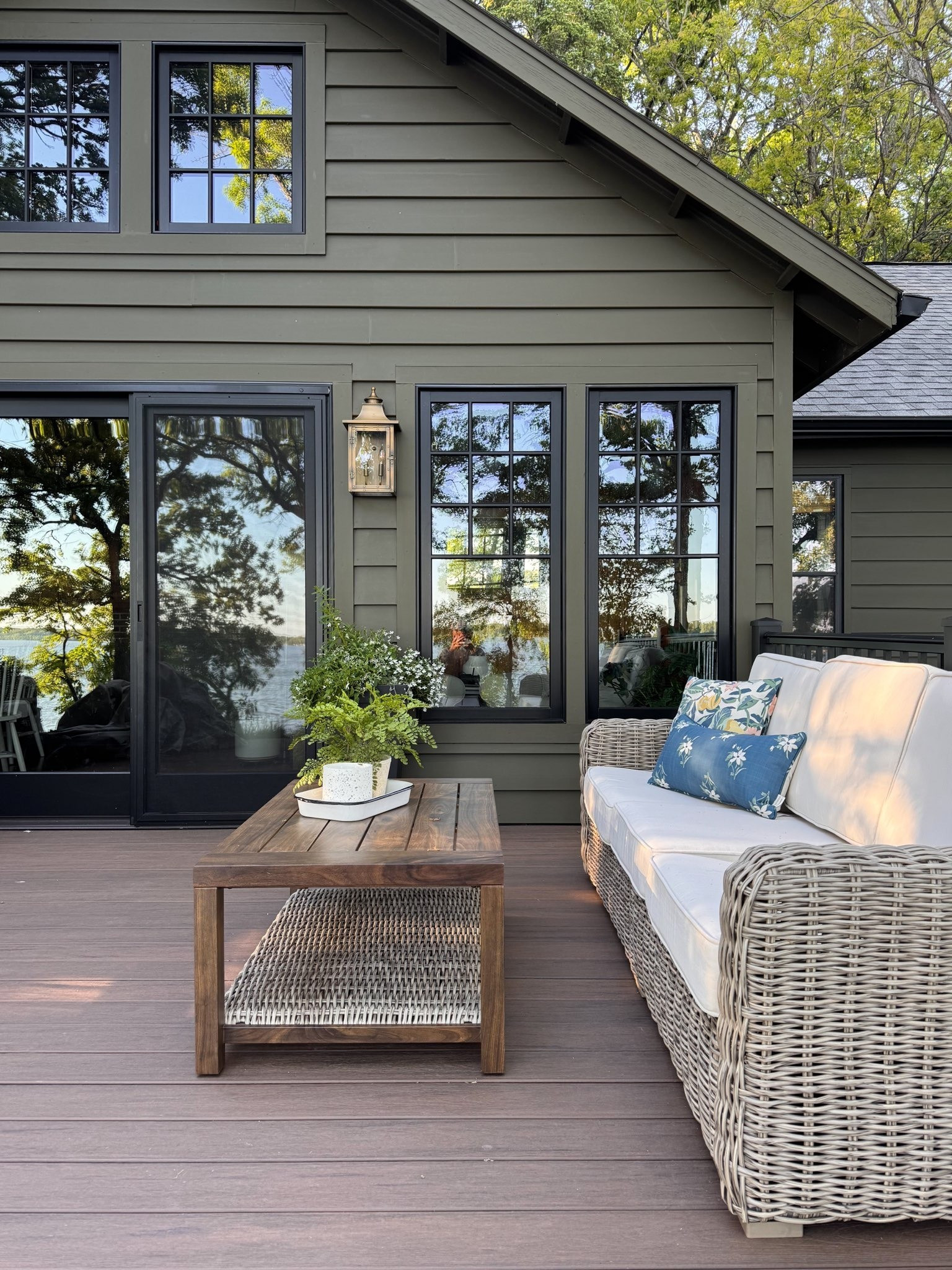 Another view of the cabin deck 😍! I'm so In love! Links below!#homecabin #outdoorliving #outdoor #ourcabin #styletips #styleinspo #cabinliving #outdoorspace

#LTKHome #LTKFamily #LTKStyleTip
