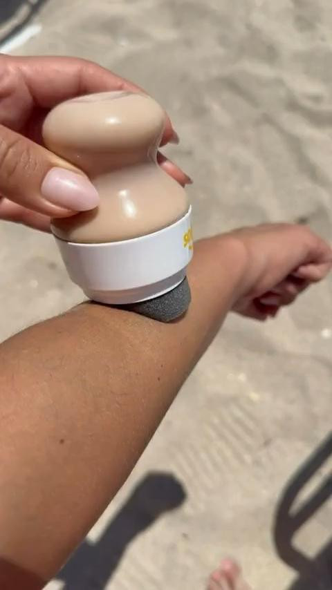 I’ve been using this refillable sunscreen applicator and love how easy it makes applying sunscreen without the mess.

Sharing this one here if you’re looking for a simple, travel-friendly option for everyday sun protection.
@Amazon 

 

#LTKU #LTKBeauty #LTKTravel