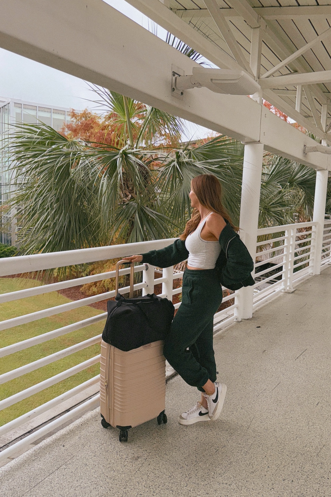 Charleston, SC. 📍
tank: small // jacket: xs // joggers: xs 