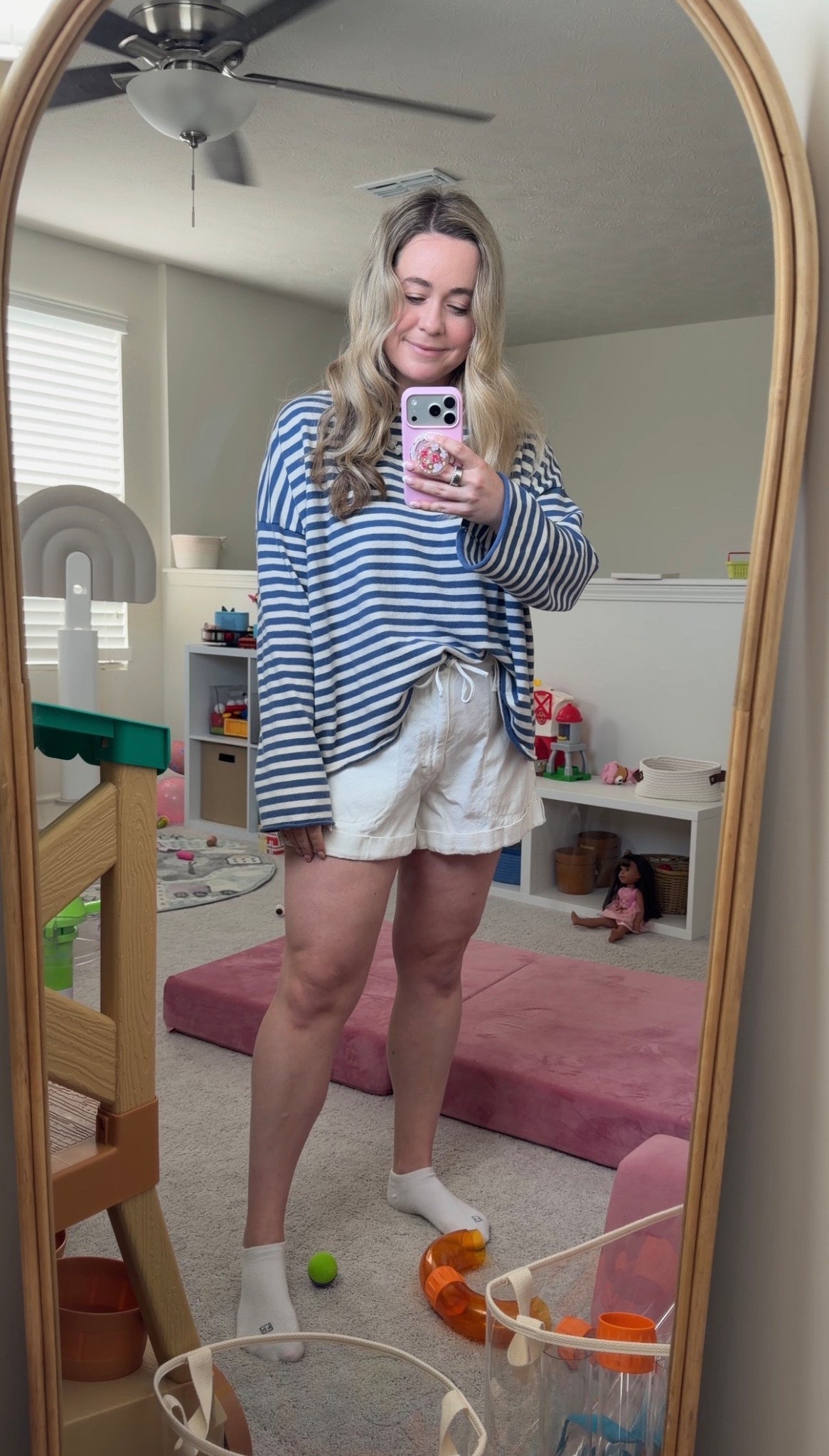 Toddler mom ootd 💙🤍

#LTKxAerie