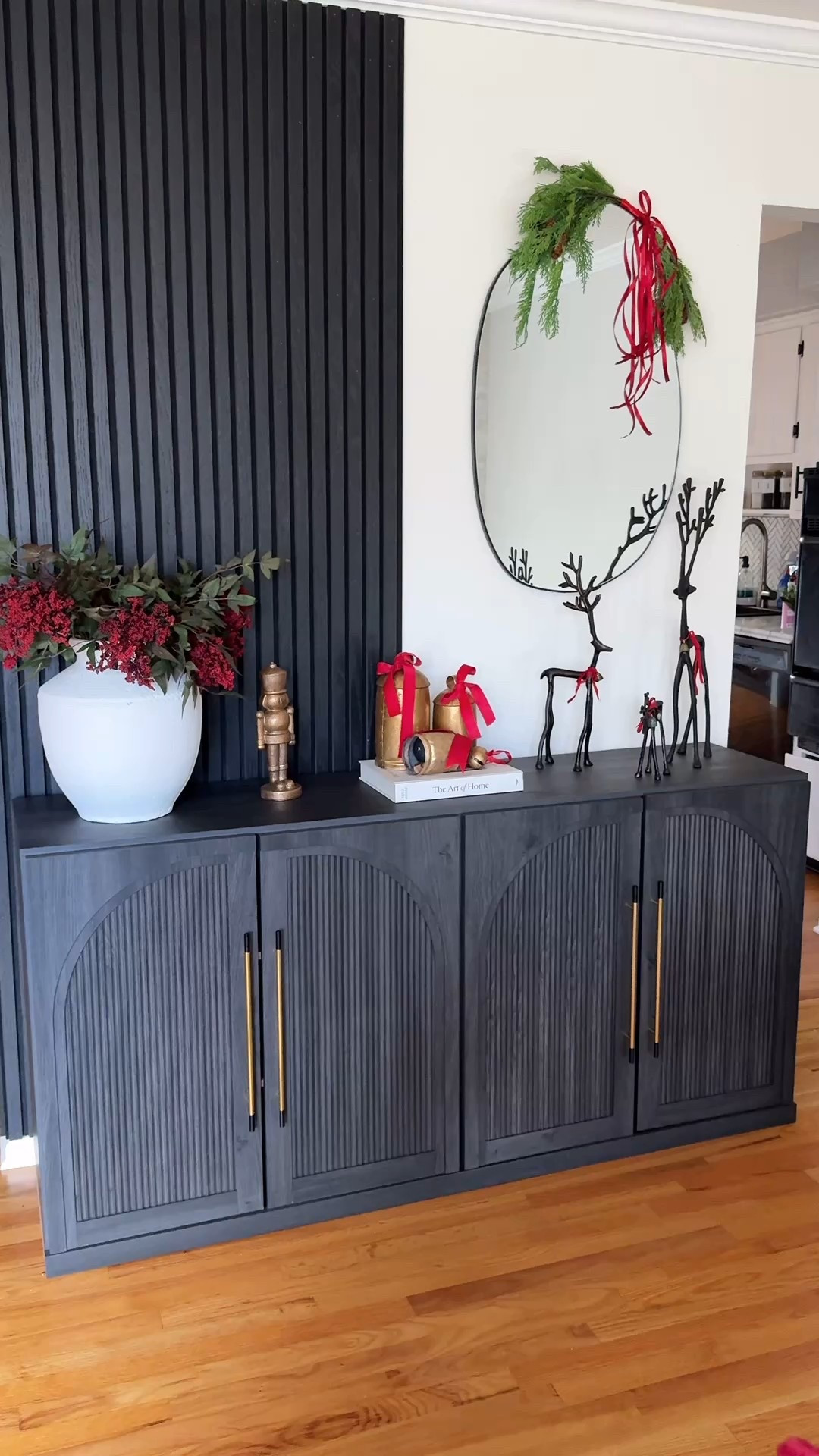 Simple Christmas touches. 🎄🤍


#InstaDecor
#DecorLovers
#HomeDecorCommunity
#DecorInspiration
#IGHome
#HomeStyle
#MyHomeVibe
#PinterestInspired

#LTKCyberWeek #LTKSaleAlert #LTKHoliday