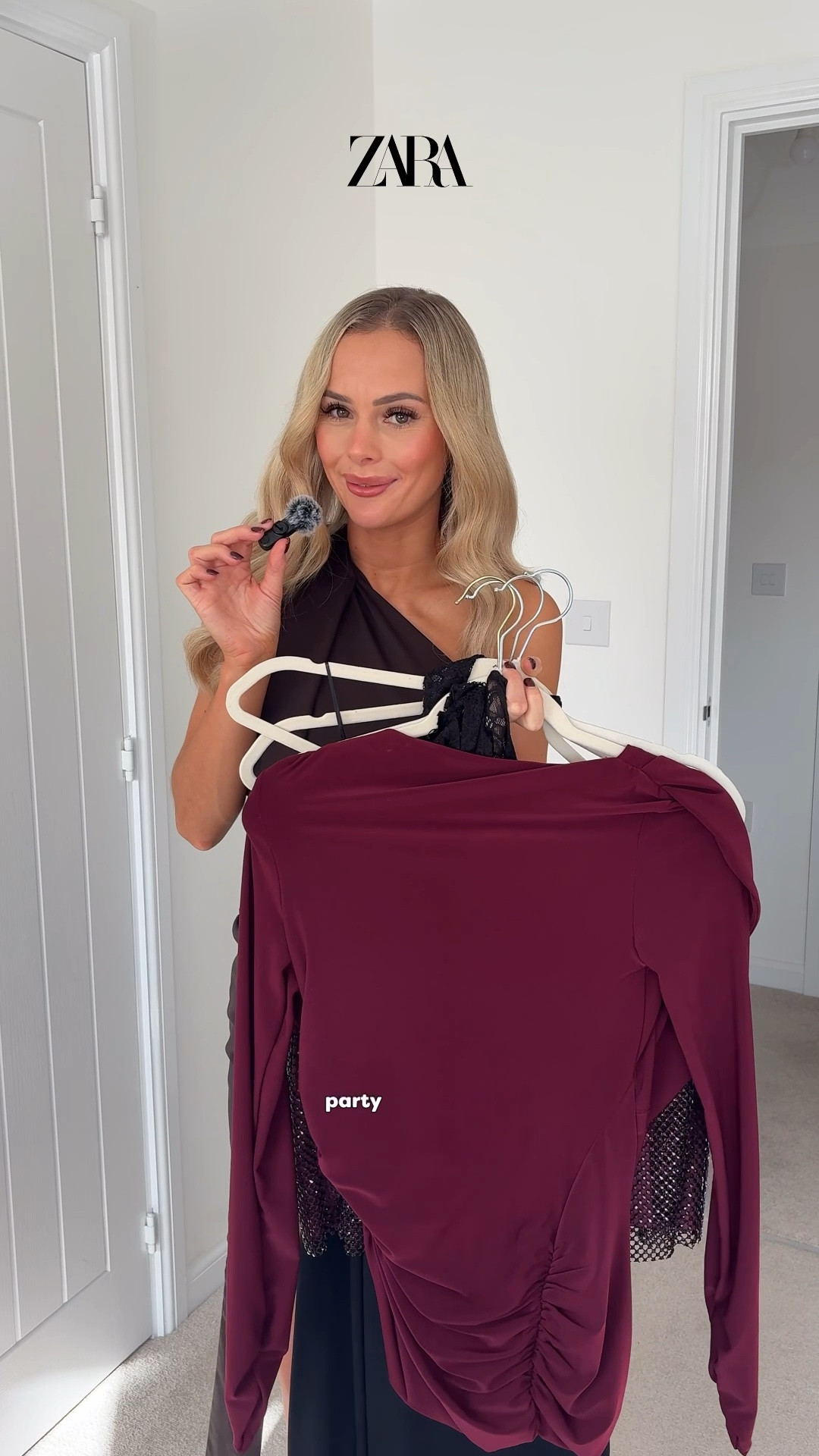 part two of securing my Zara party-wear pieces early before the goods sell out 🪩🔒 

Burgundy, Black & Browns are my go-to colours for occasion-wear throughout autumn/winter, with of course a touch of sparkles ✨ 



#zara #zaradress #burgundydress #blackdress #minidress #sparkleseason #partywear #party #partydress #occasionwear 
