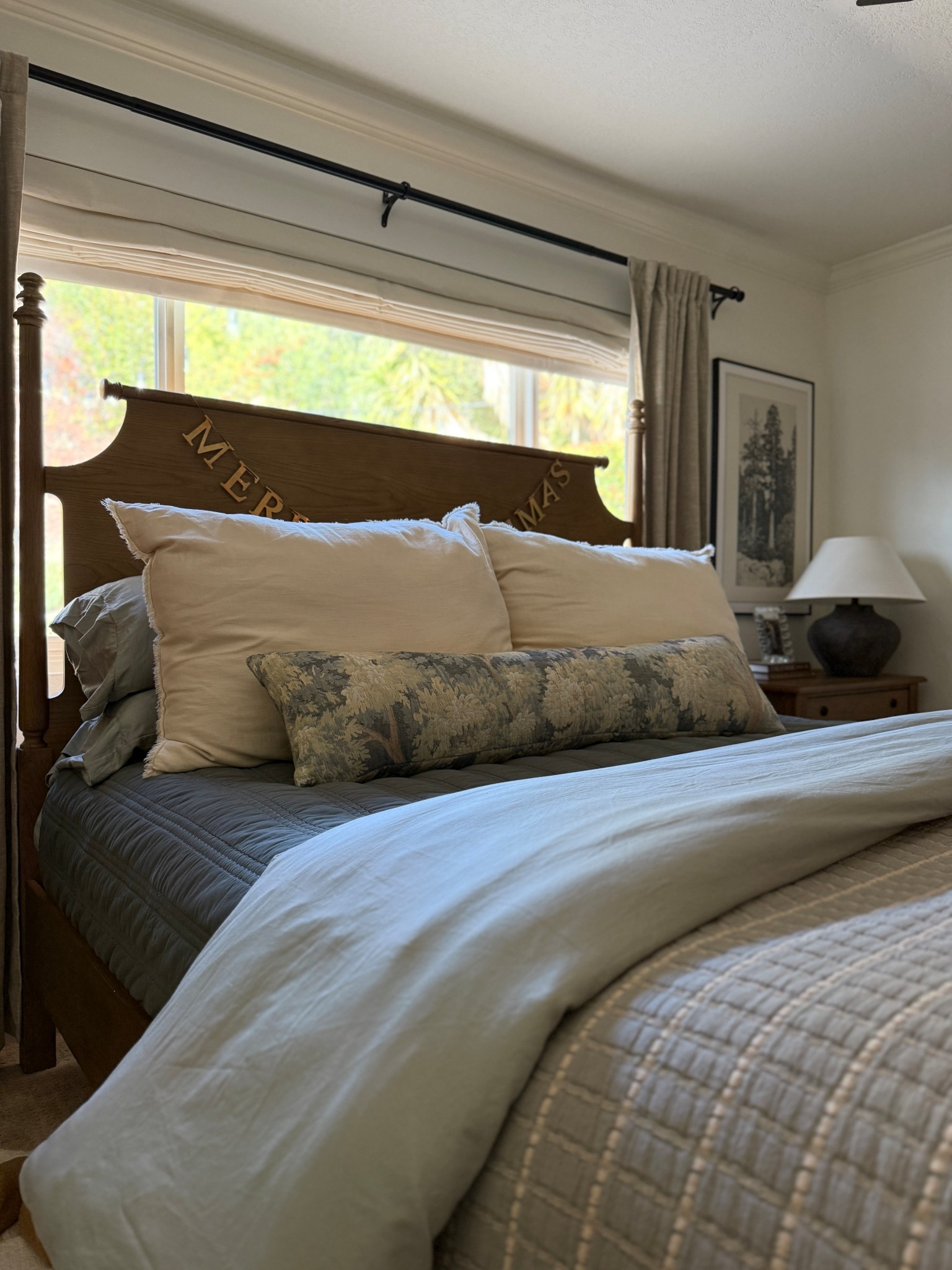 Bedding that transitions from fall to winter

#LTKSeasonal #LTKHome #LTKHoliday