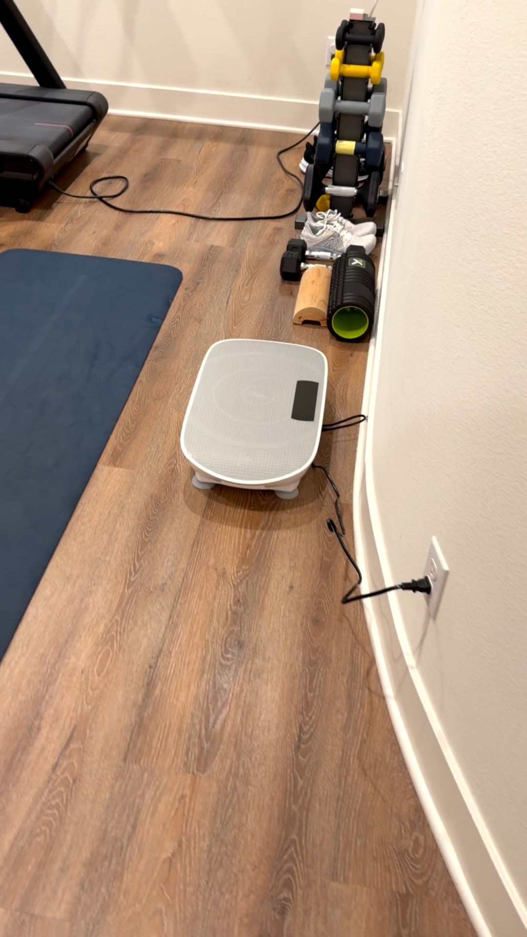 vabration plate sale✨

vibrating plate exercise machine is designed to deliver deep tissue stimulation. The high-quality silicone platform (comfortable & non-slip) and premium ABS body ensure durability. The reinforced anti-slip base prevents shifting and operates quietly for safe, stable home use.

#LTKSaleAlert #LTKActive #LTKHome