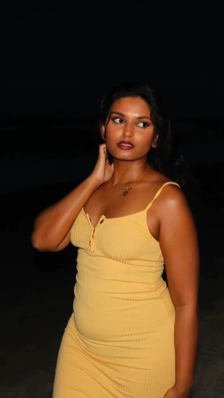 too cloudy for sunset pics 😭 📸

makeup:
@makeupbymario master mattes eyeshadow palette
@hourglasscosmetics concealer dune
@r.e.m.beauty foundation deep 1n
@elfcosmetics contour wand
@mangopeoplecosmetics multi stick berry (lips)
@sephoracollection lip stories 1 (daytime combo)
@hudabeauty setting powder cherry blossom 
@maybelline FitMe loose finishing powder 30
@maccosmetics sheer tone blush peaches
@fentybeauty hella thicc mascara

#makeup #browngirlmakeup #digitalcamera #beachpics