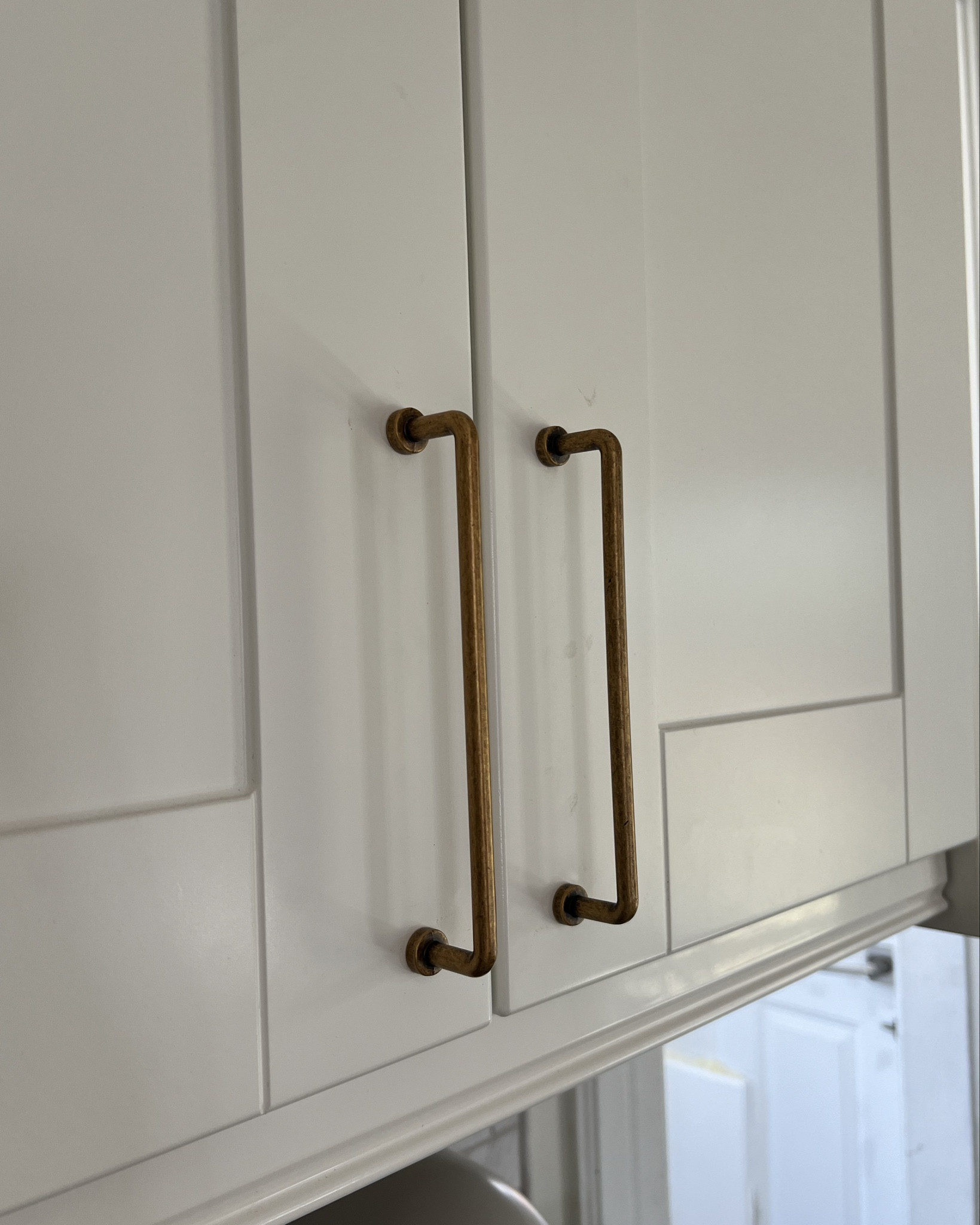 New kitchen cabinet hardware 👏🏼 found on Amazon! Great quality!! Gold hardware. Gold accents. Gold kitchen. 

#LTKhome