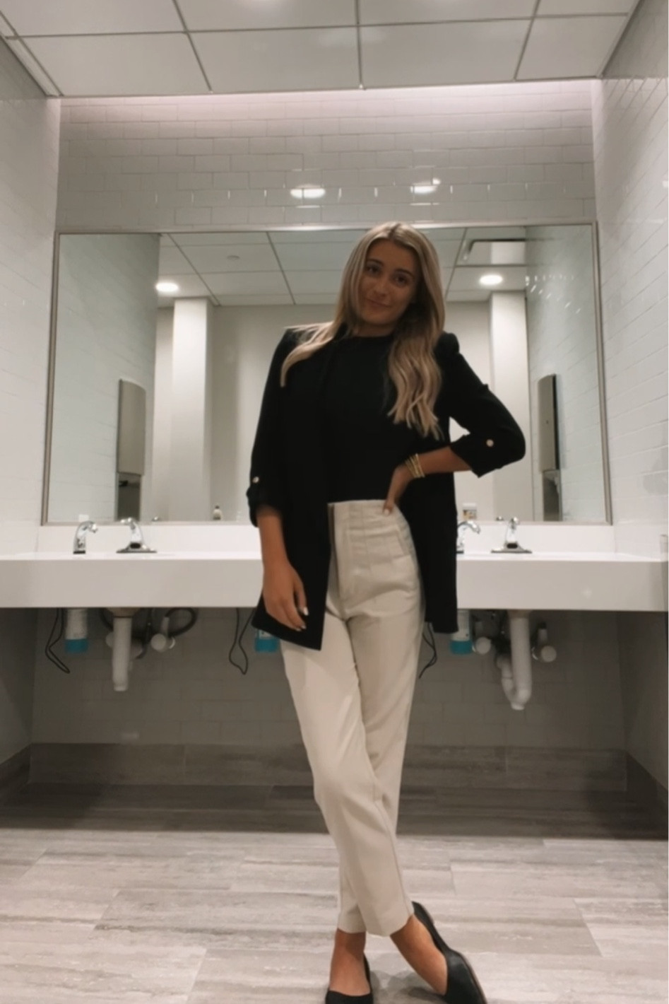 business casual workwear style inspo . business casual blazer outfit . Neutral business casual . Workwear Outfit Ideas for Fall . Trendy Workwear Outfit Ideas 2022 

#LTKstyletip #LTKfit #LTKSale