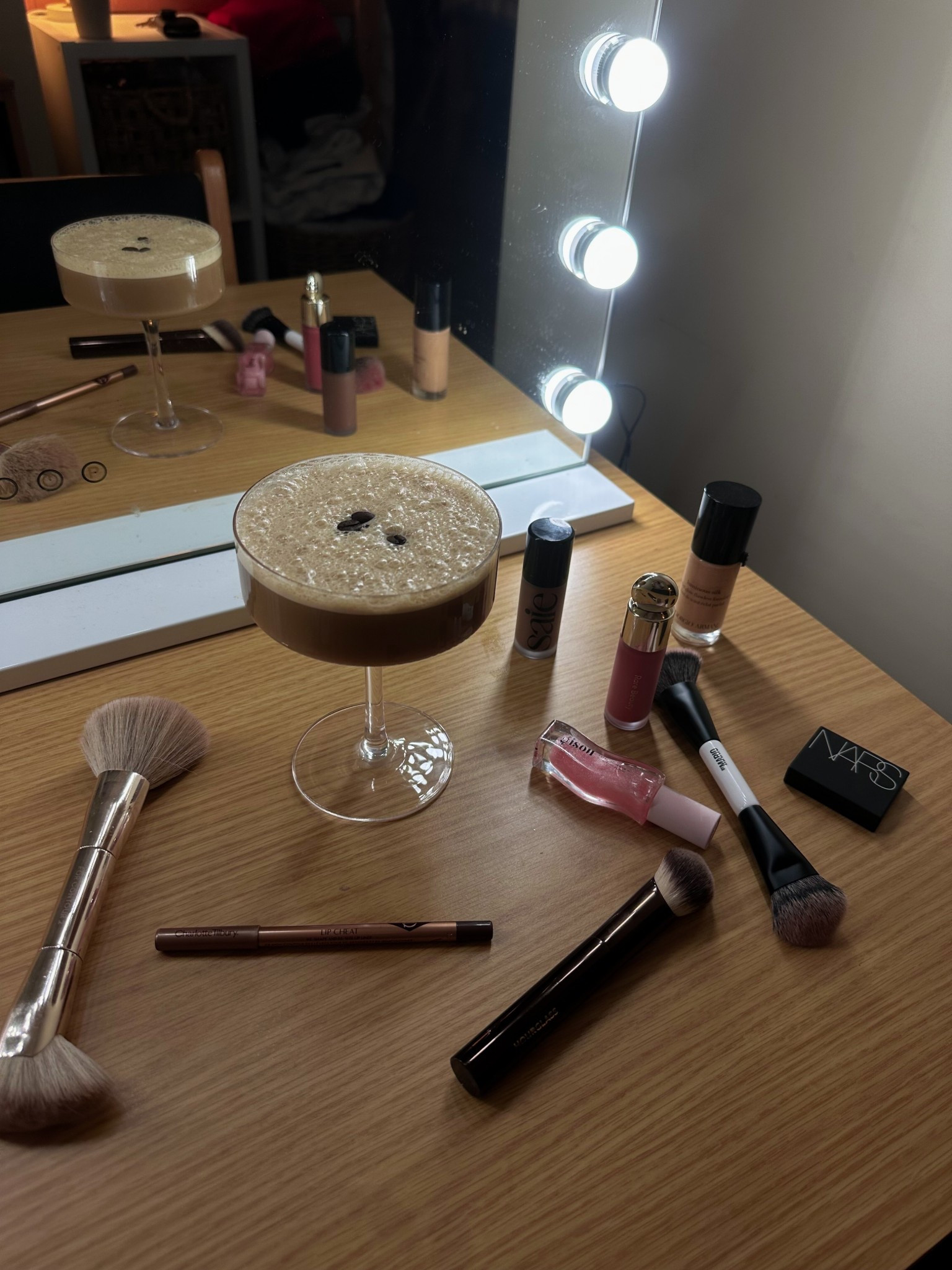 #nightout #makeup #getreadywithme #girlsnight #makeuproutine #luxurymakeup