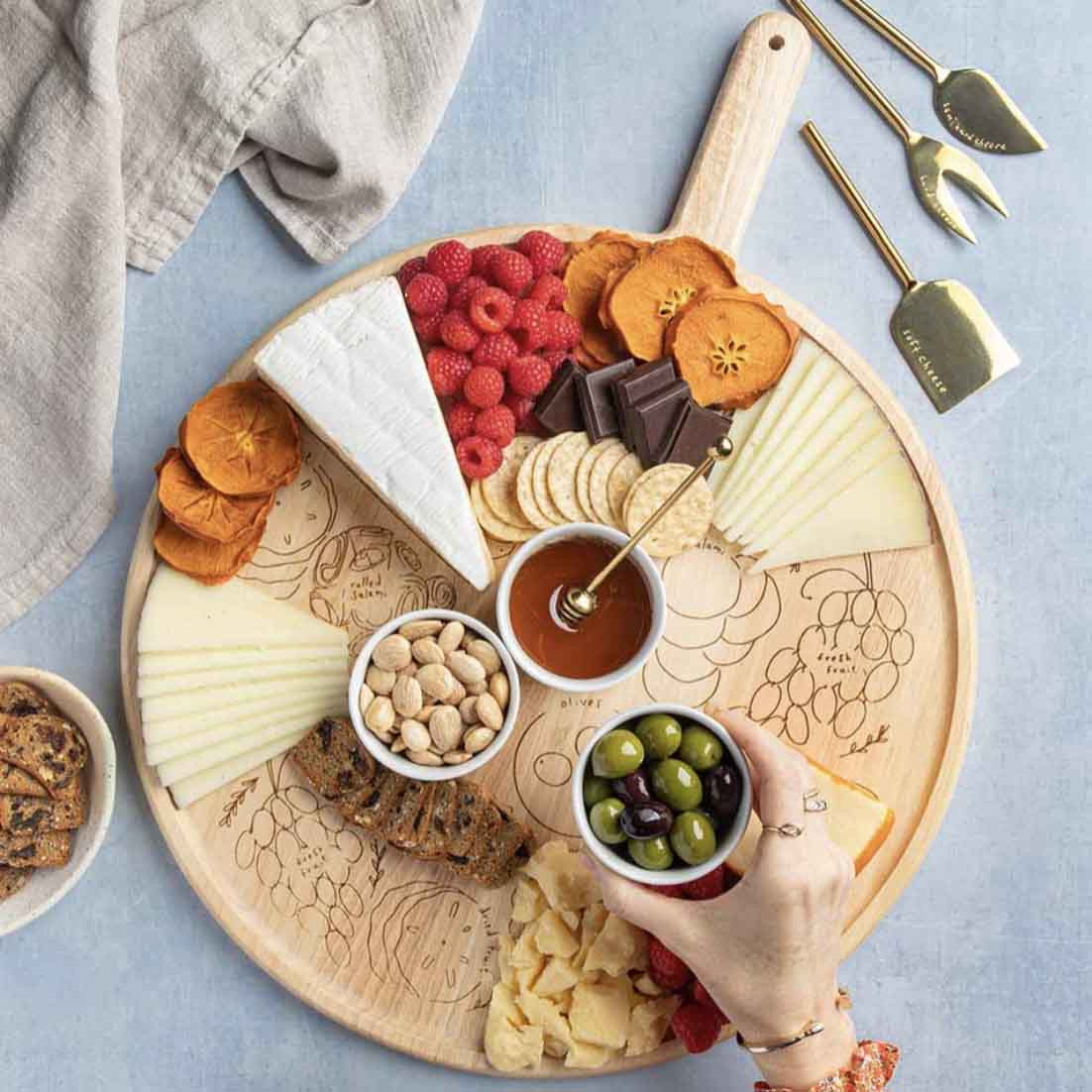 Meg Quinn Charcuterie Map Board | Round w/ Handle | 22" x 17" | Sophistiplate