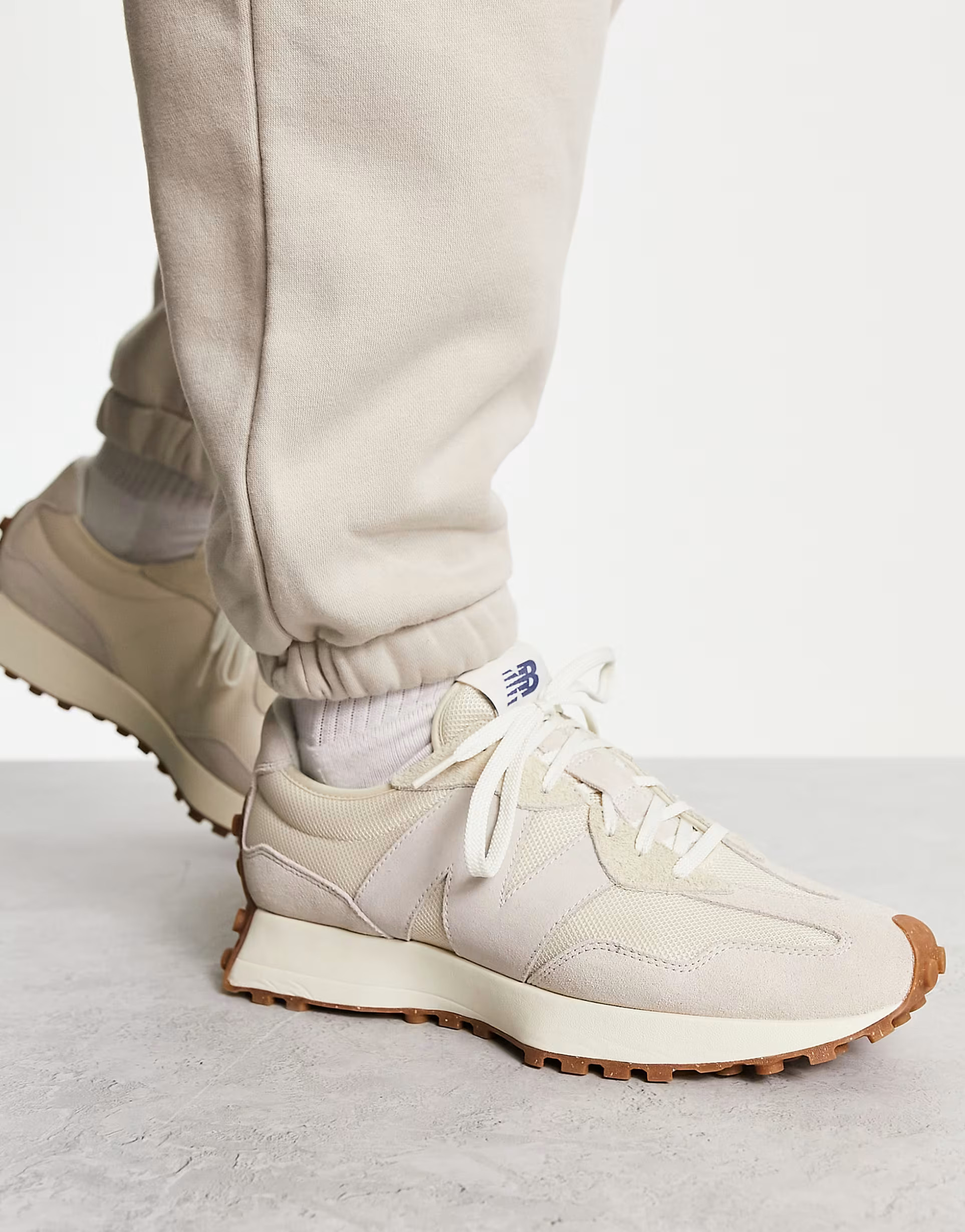 New Balance 327 sneakers in beige | ASOS (Global)