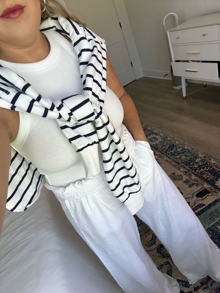 Aerie summer outfit. White beach pants, striped sweater 
